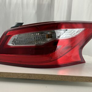 2016-2018 Nissan Altima Passenger Taillight
