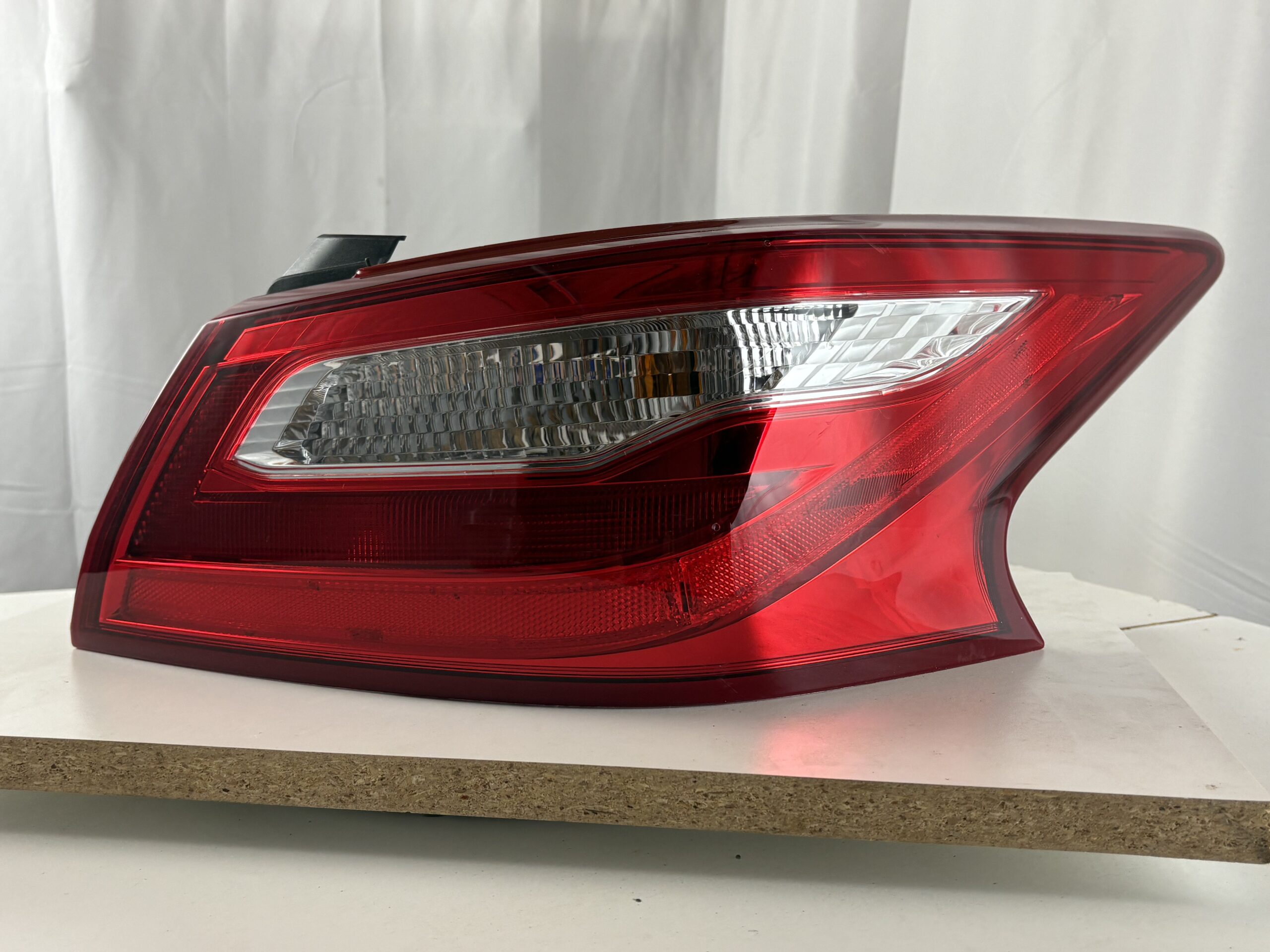 2016-2018 Nissan Altima Passenger Taillight