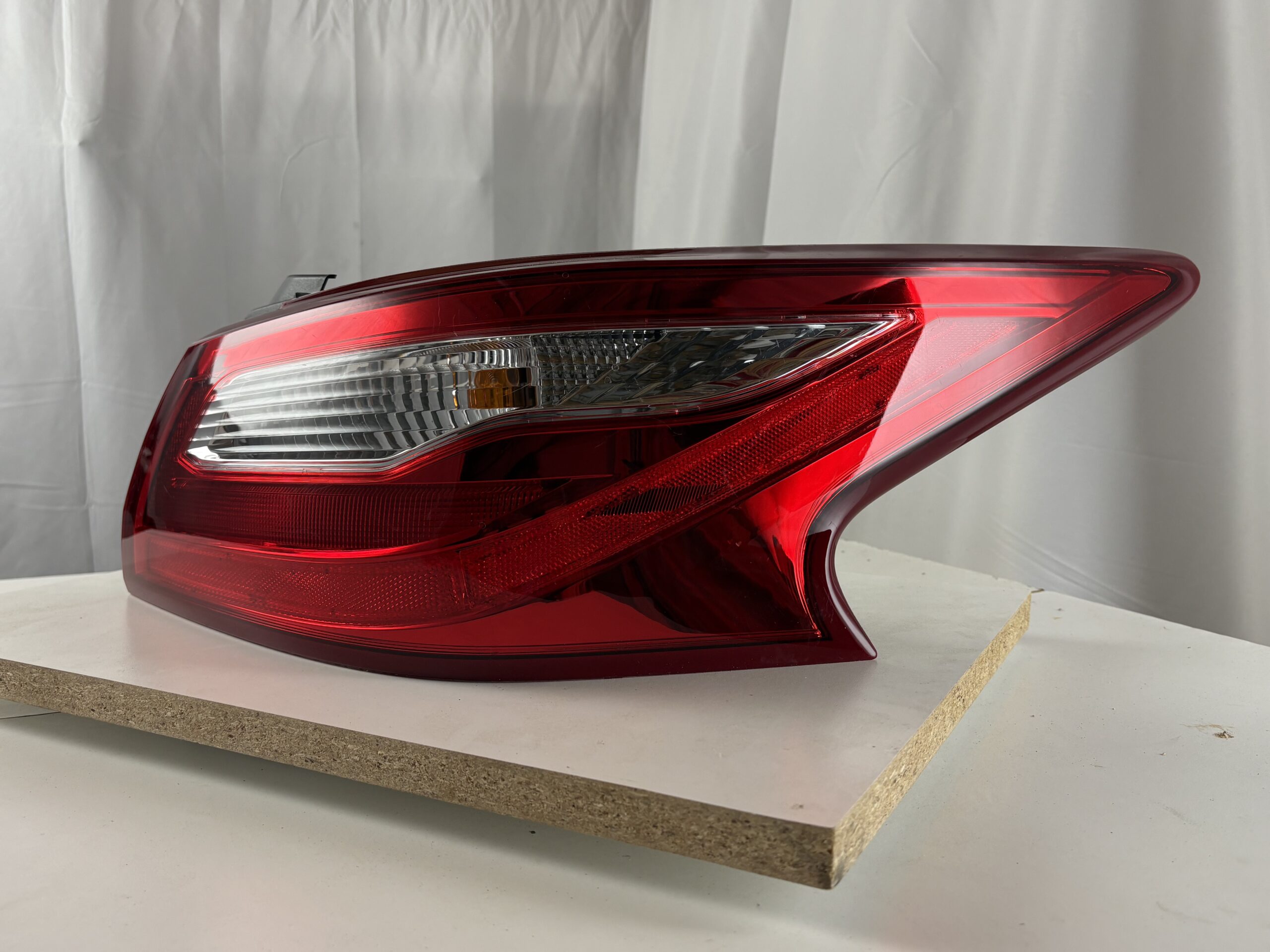 2016-2018 Nissan Altima Passenger Taillight