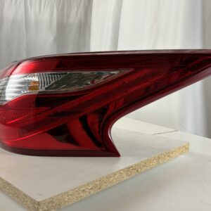 2016-2018 Nissan Altima Passenger Taillight - Image 5