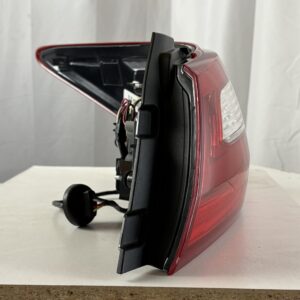 2016-2018 Nissan Altima Passenger Taillight - Image 2