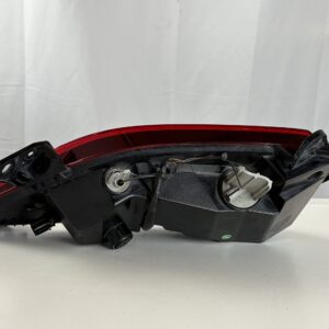2019-2020 Hyundai Santa Fe Passenger Inner Taillight - Image 8