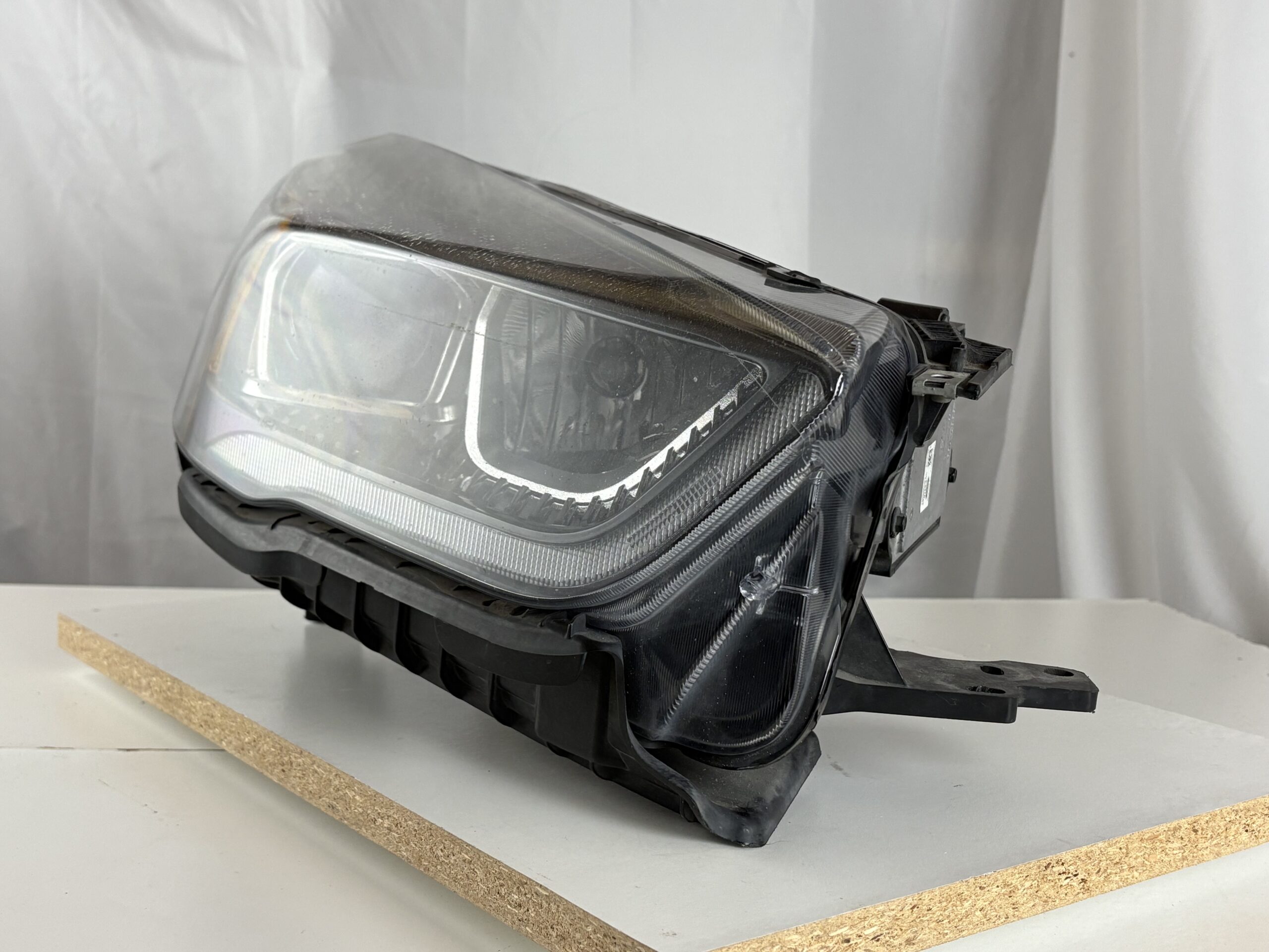 2017-2019 Ford Escape Passenger Headlight