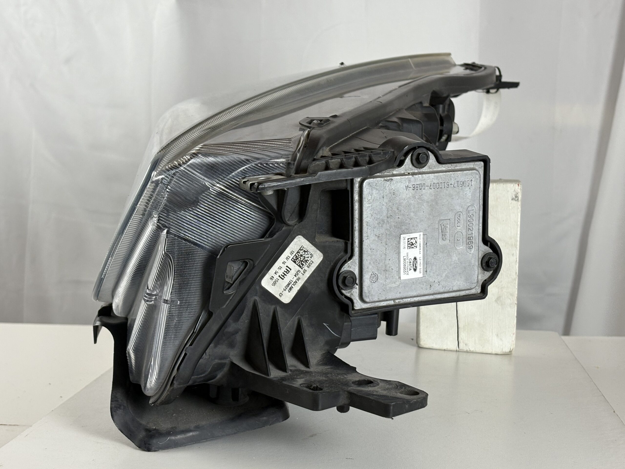 2017-2019 Ford Escape Passenger Headlight