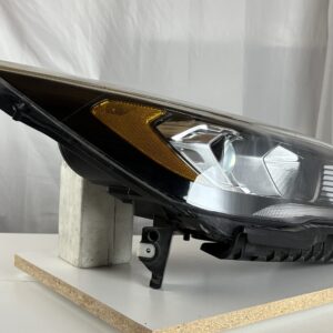 2017-2019 Ford Escape Passenger Headlight - Image 3