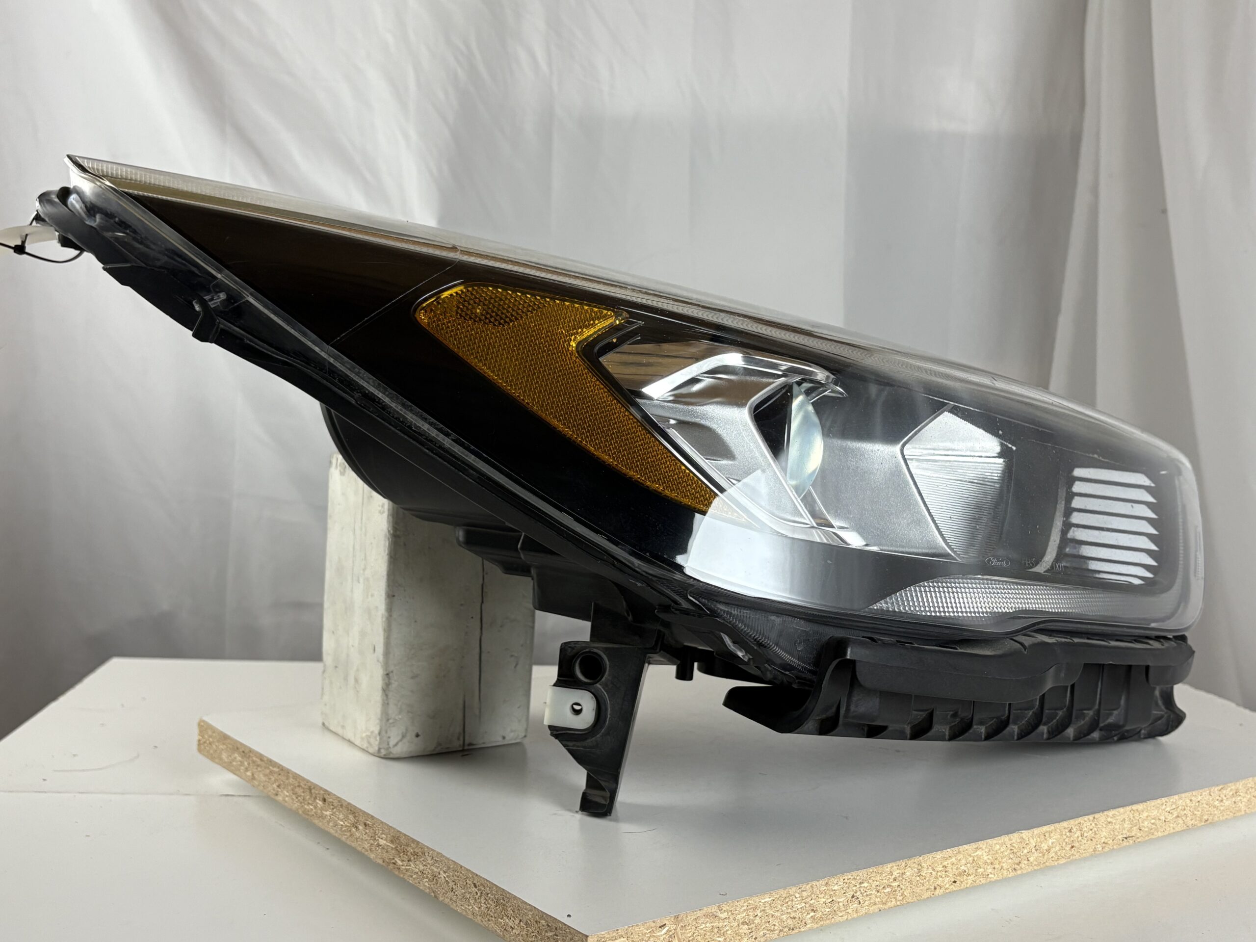 2017-2019 Ford Escape Passenger Headlight
