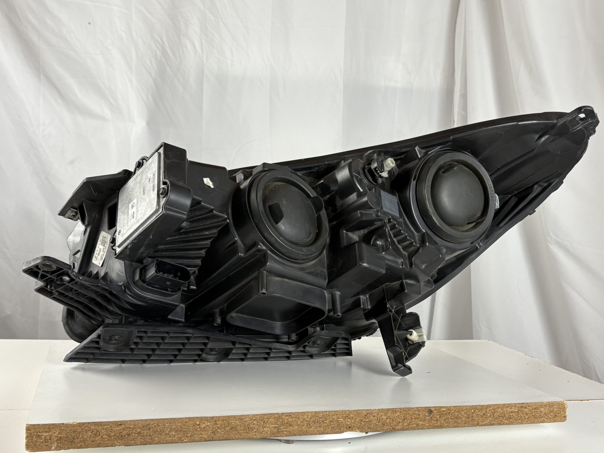 2017-2019 Ford Escape Passenger Headlight