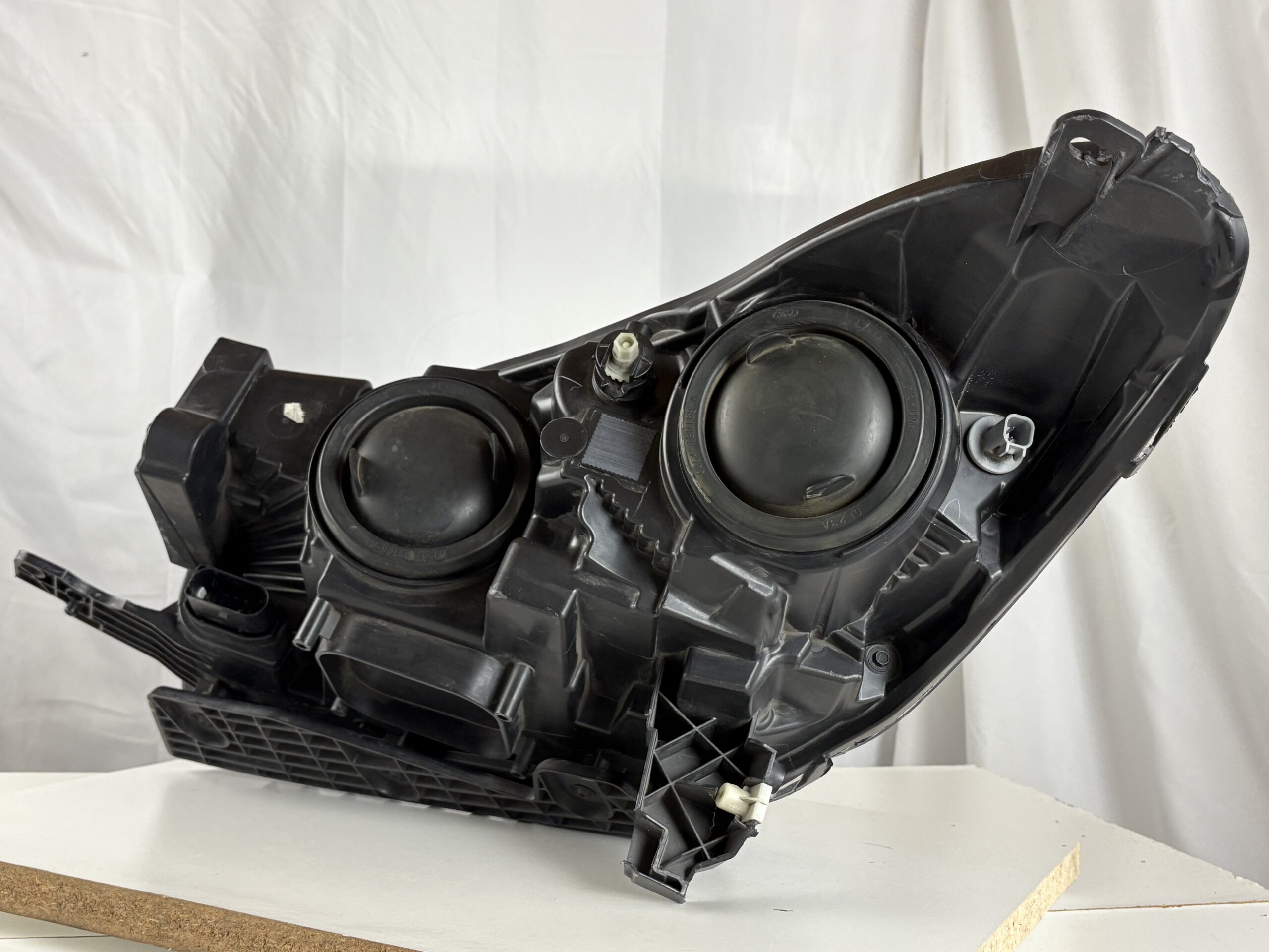 2017-2019 Ford Escape Passenger Headlight