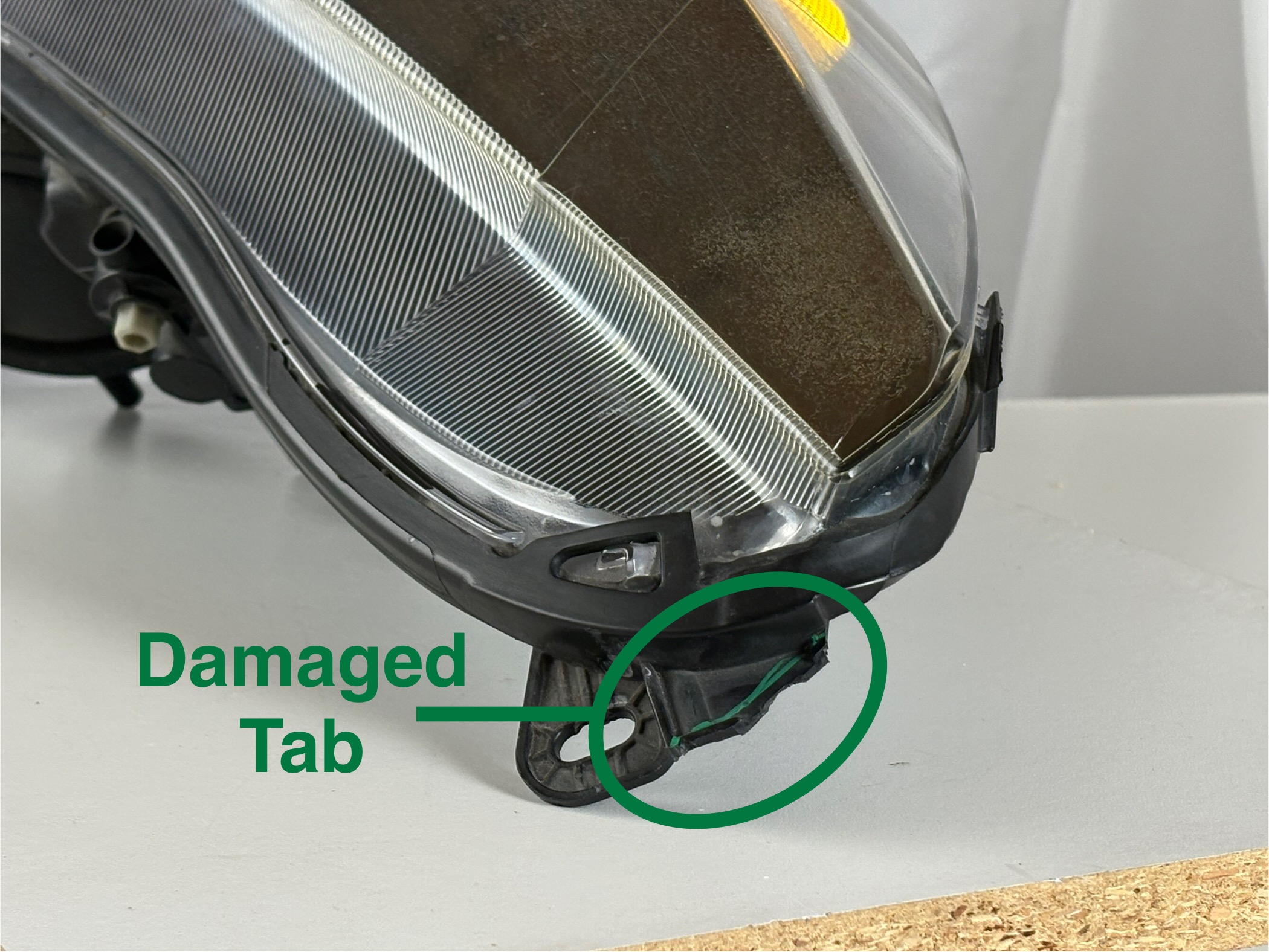 2017-2019 Ford Escape Passenger Headlight