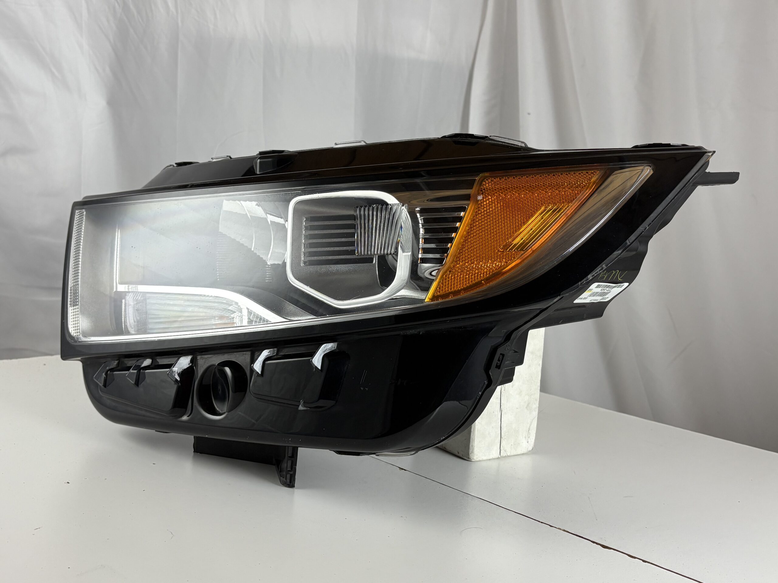 2015-2018 Ford Edge Driver Headlight