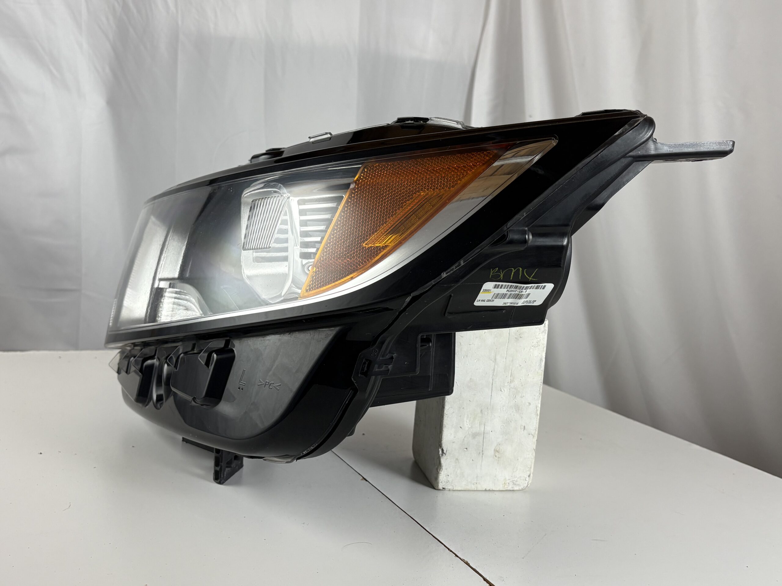 2015-2018 Ford Edge Driver Headlight