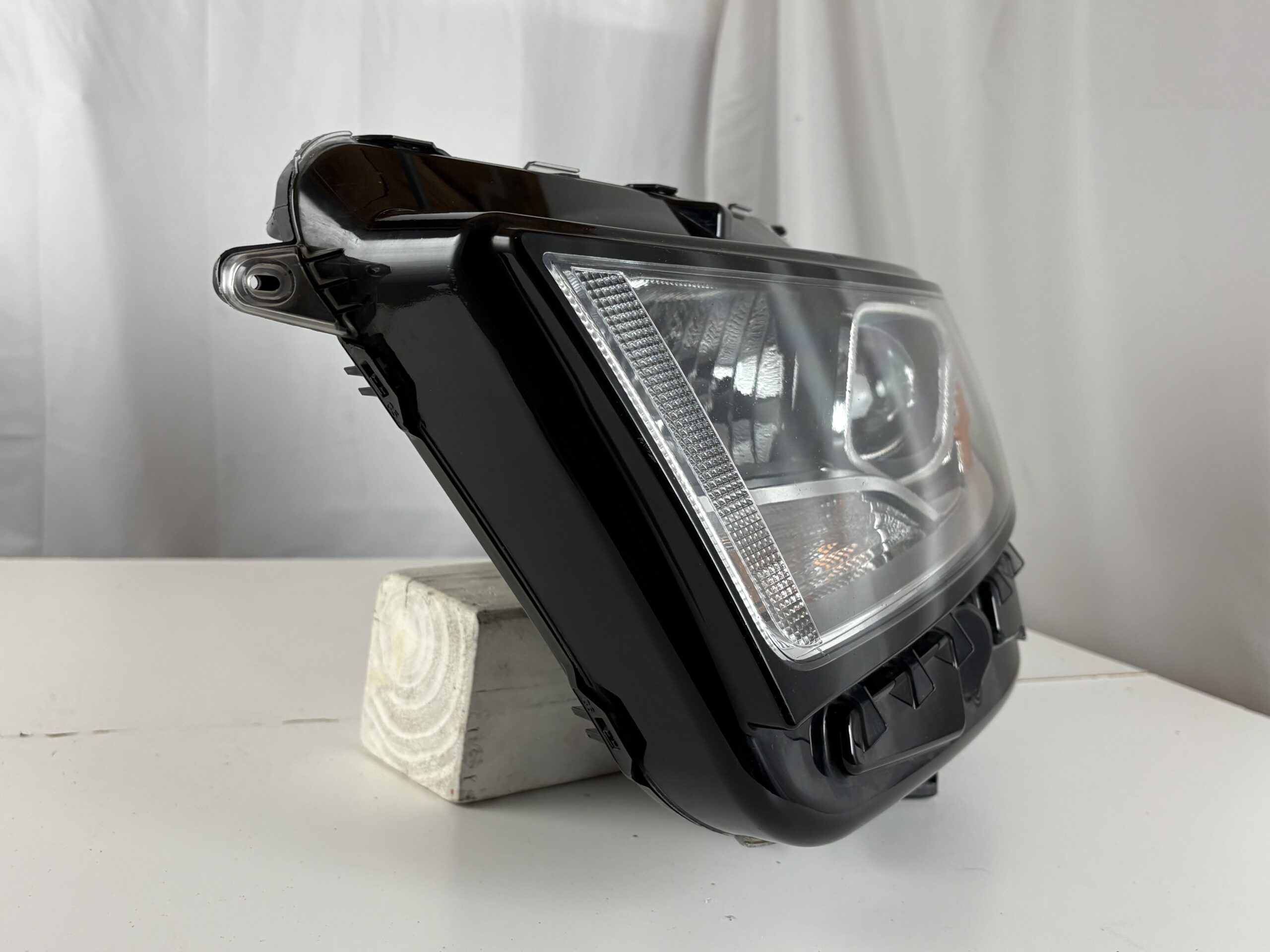 2015-2018 Ford Edge Driver Headlight