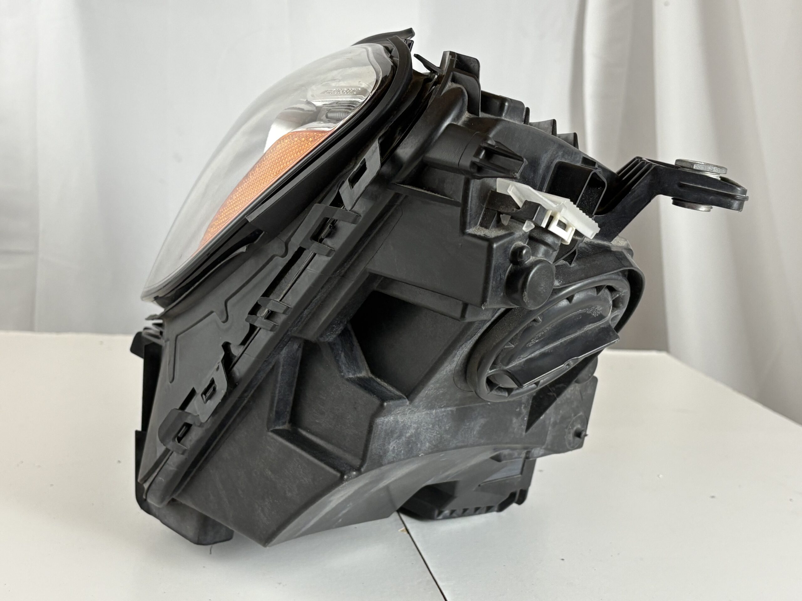 2016-2019 Mercedes-Benz GLC Driver Headlight