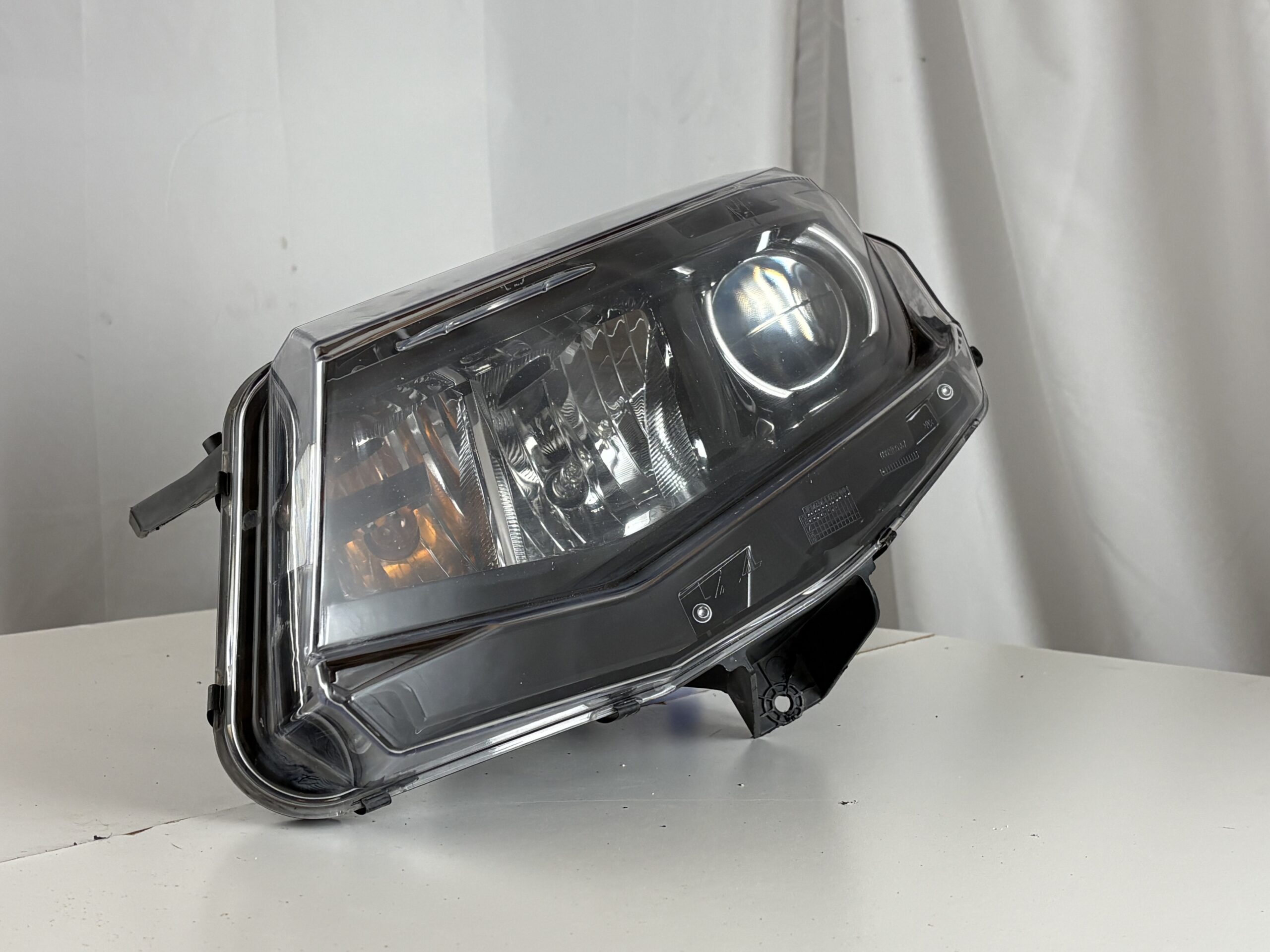 2016-2018 Chevrolet Camaro Driver Headlight