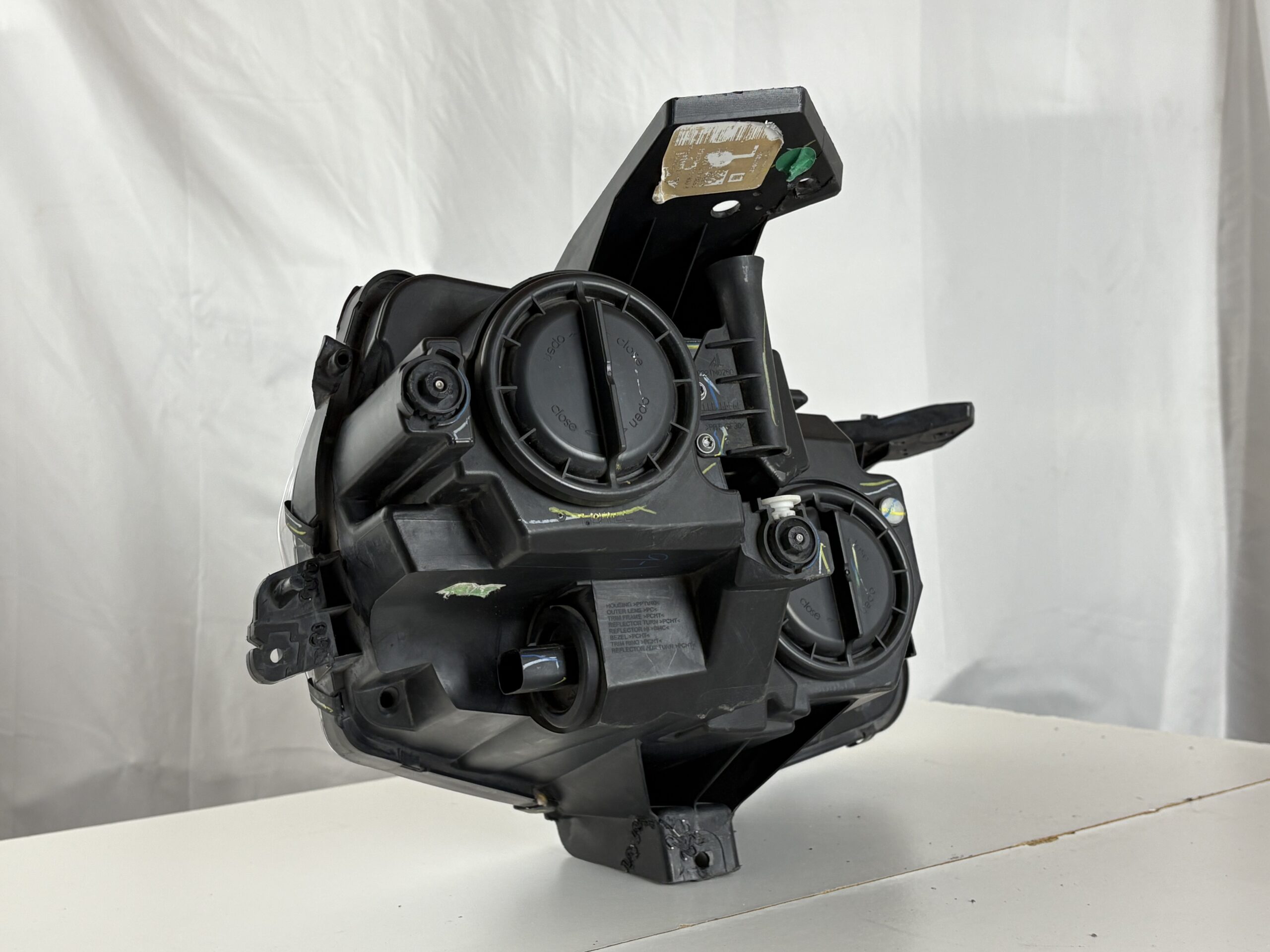 2016-2018 Chevrolet Camaro Driver Headlight