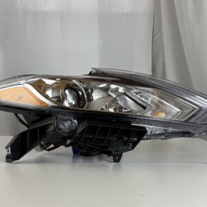 2016-2018 Nissan Altima Passenger Headlight - Image 1