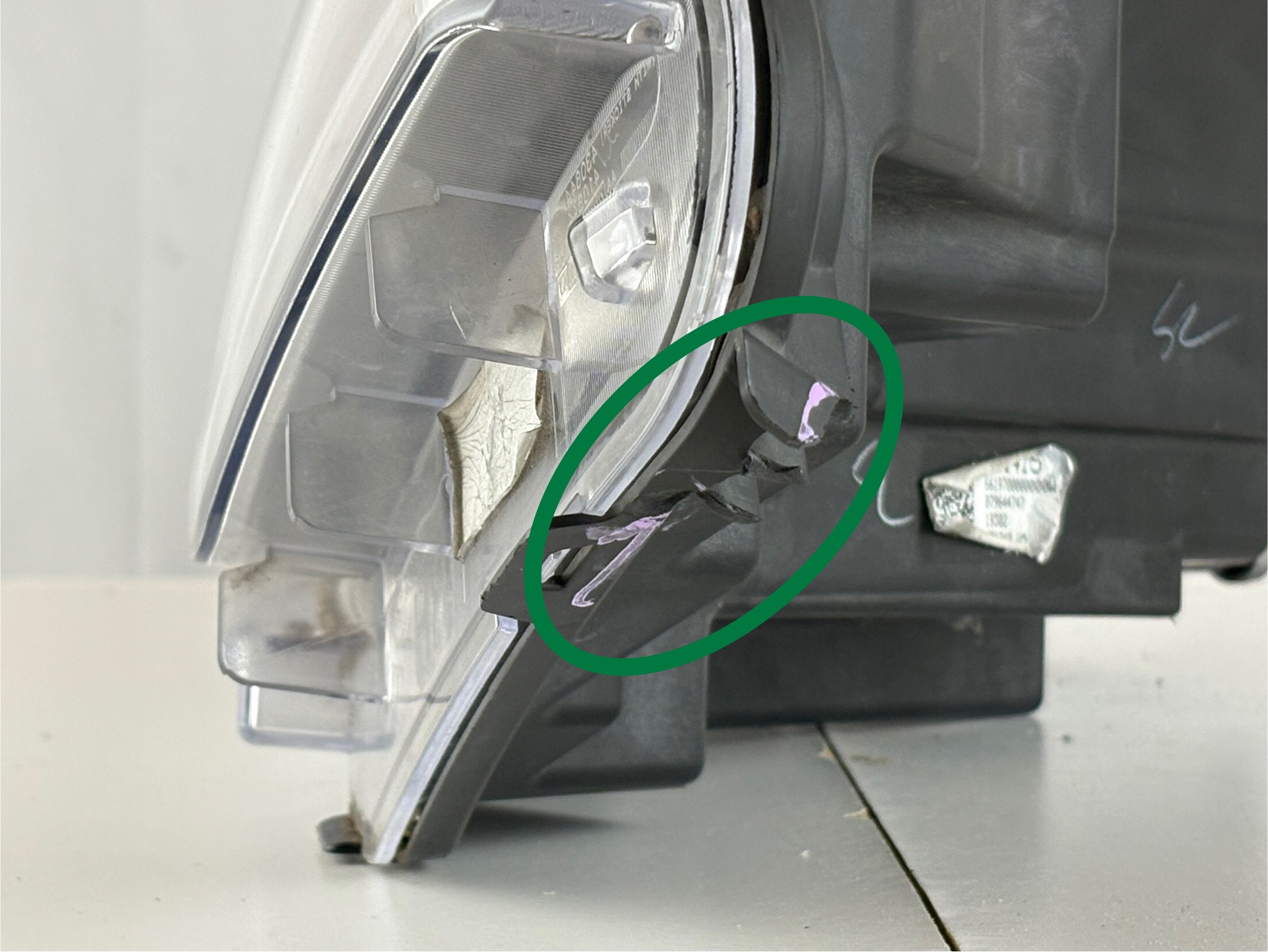 2018-2021 Chevrolet Traverse Passenger Headlight