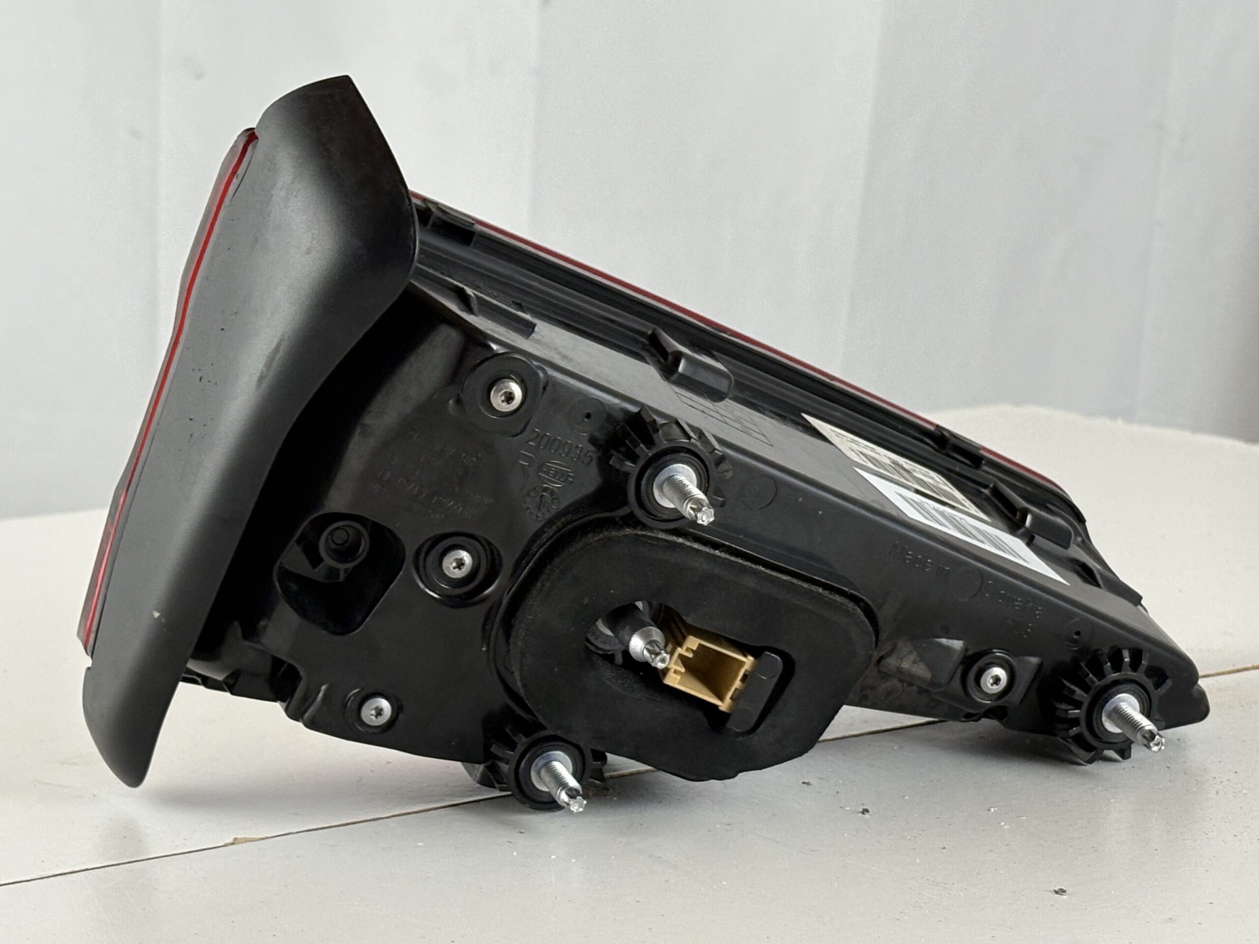 2017-2019 Audi A4/A4 Quattro/S4 Passenger Inner Taillight