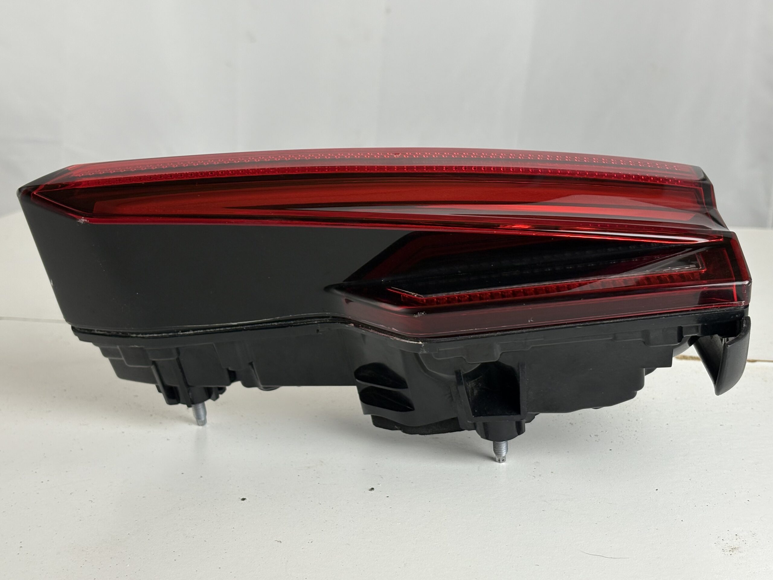 2017-2019 Audi A4/A4 Quattro/S4 Passenger Inner Taillight