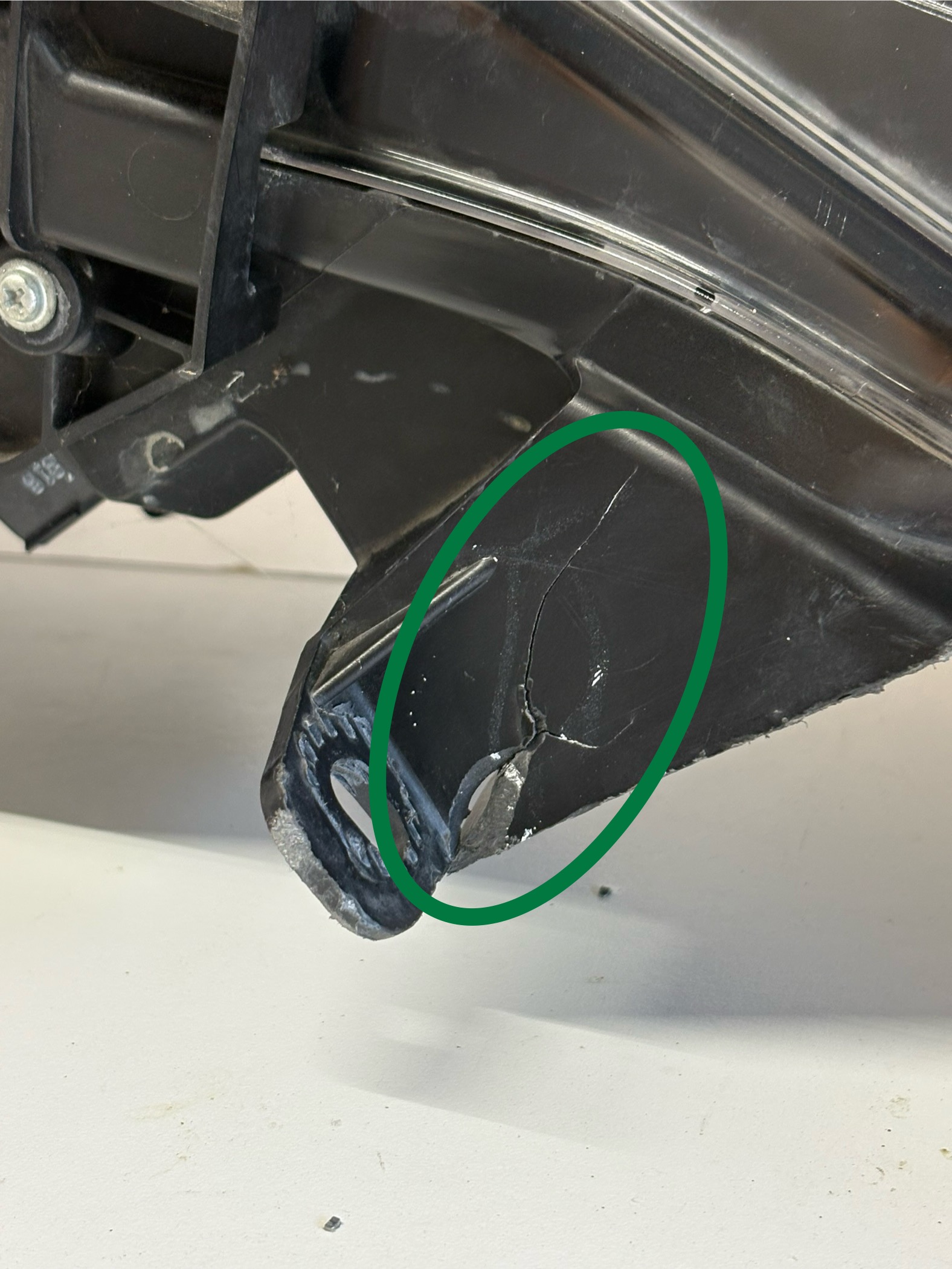 2014-2017 Buick Regal Driver Headlight