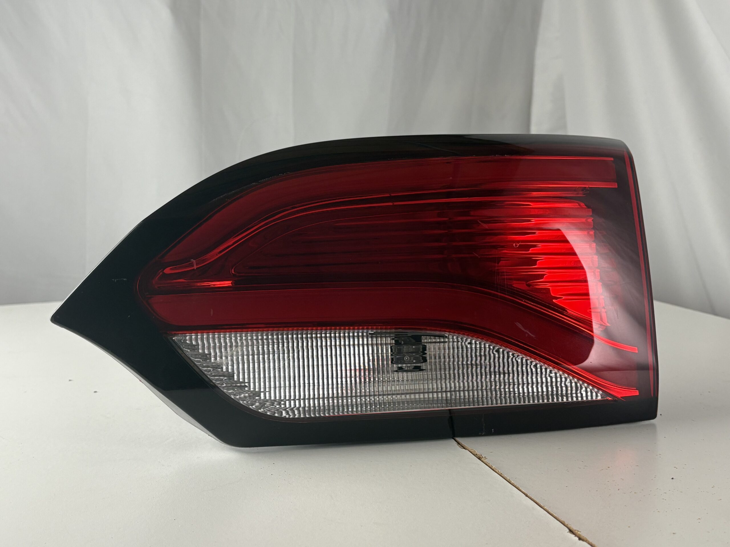 2017-2025 Chrysler Pacifica/Voyager Passenger Inner Taillight