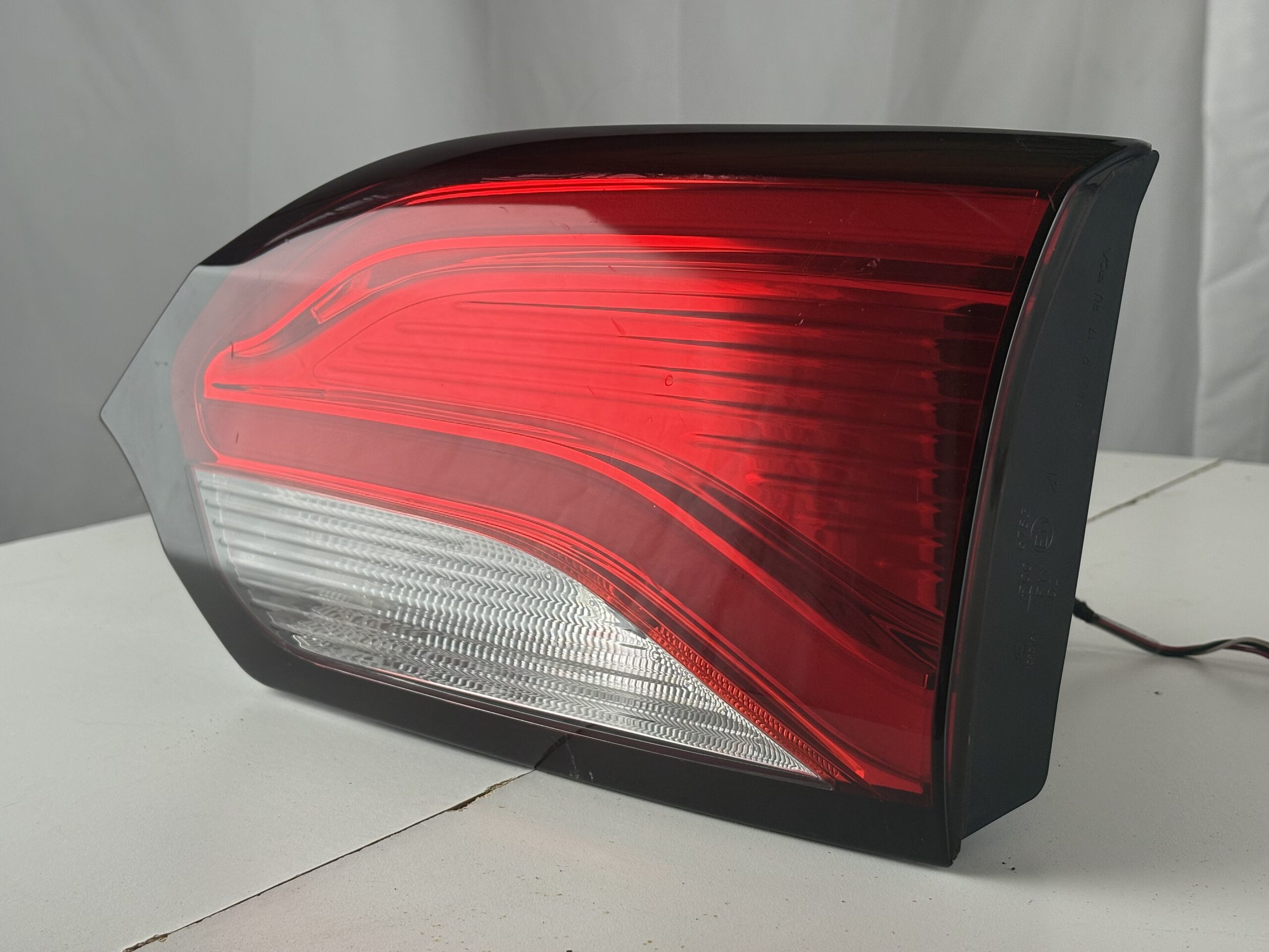 2017-2025 Chrysler Pacifica/Voyager Passenger Inner Taillight