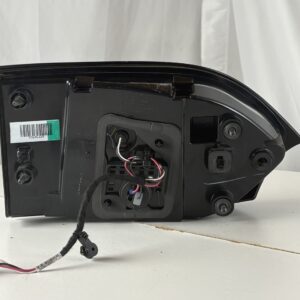 2017-2025 Chrysler Pacifica/Voyager Passenger Inner Taillight - Image 9