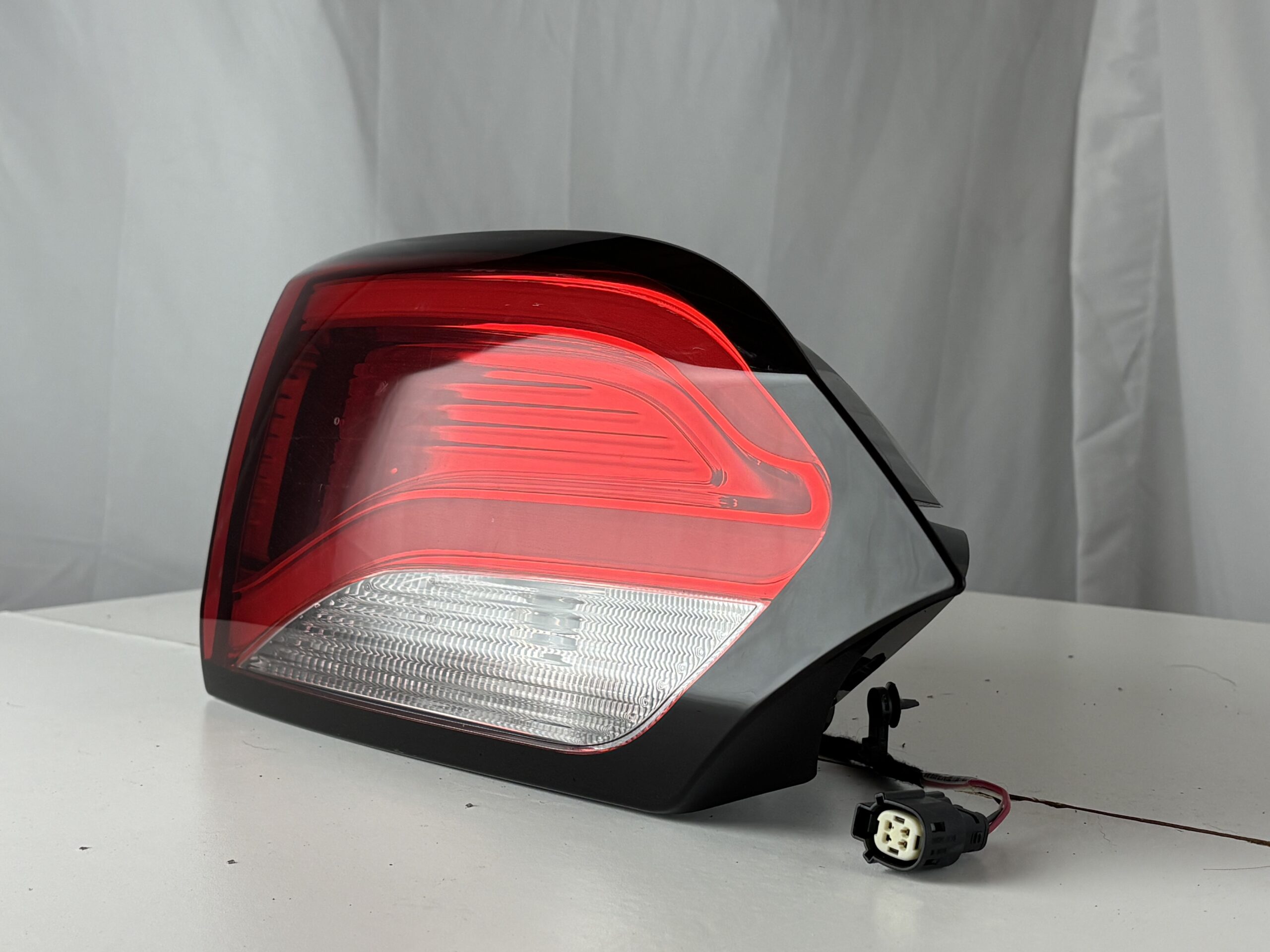 2017-2025 Chrysler Pacifica/Voyager Driver Inner Taillight