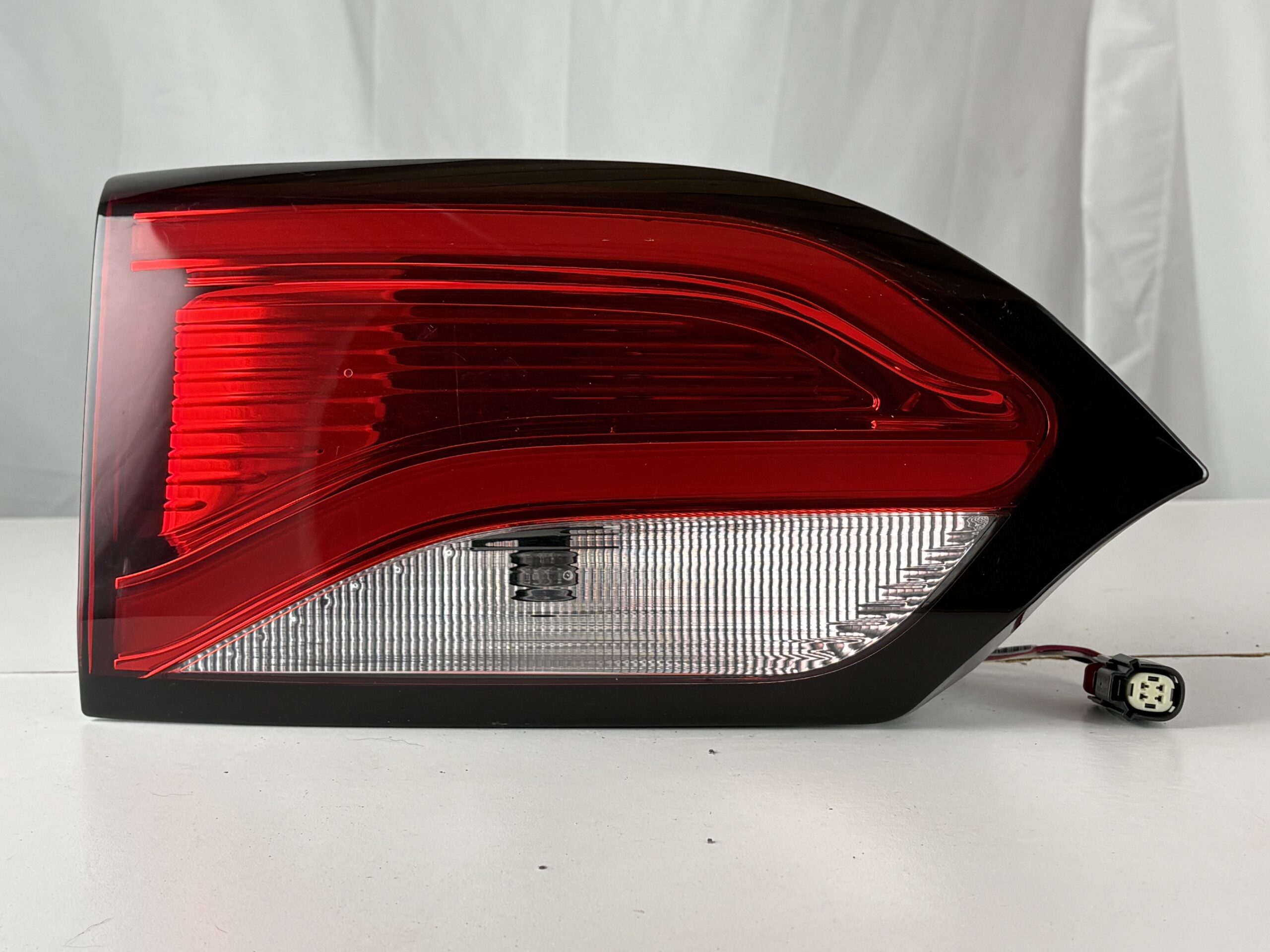 2017-2025 Chrysler Pacifica/Voyager Driver Inner Taillight