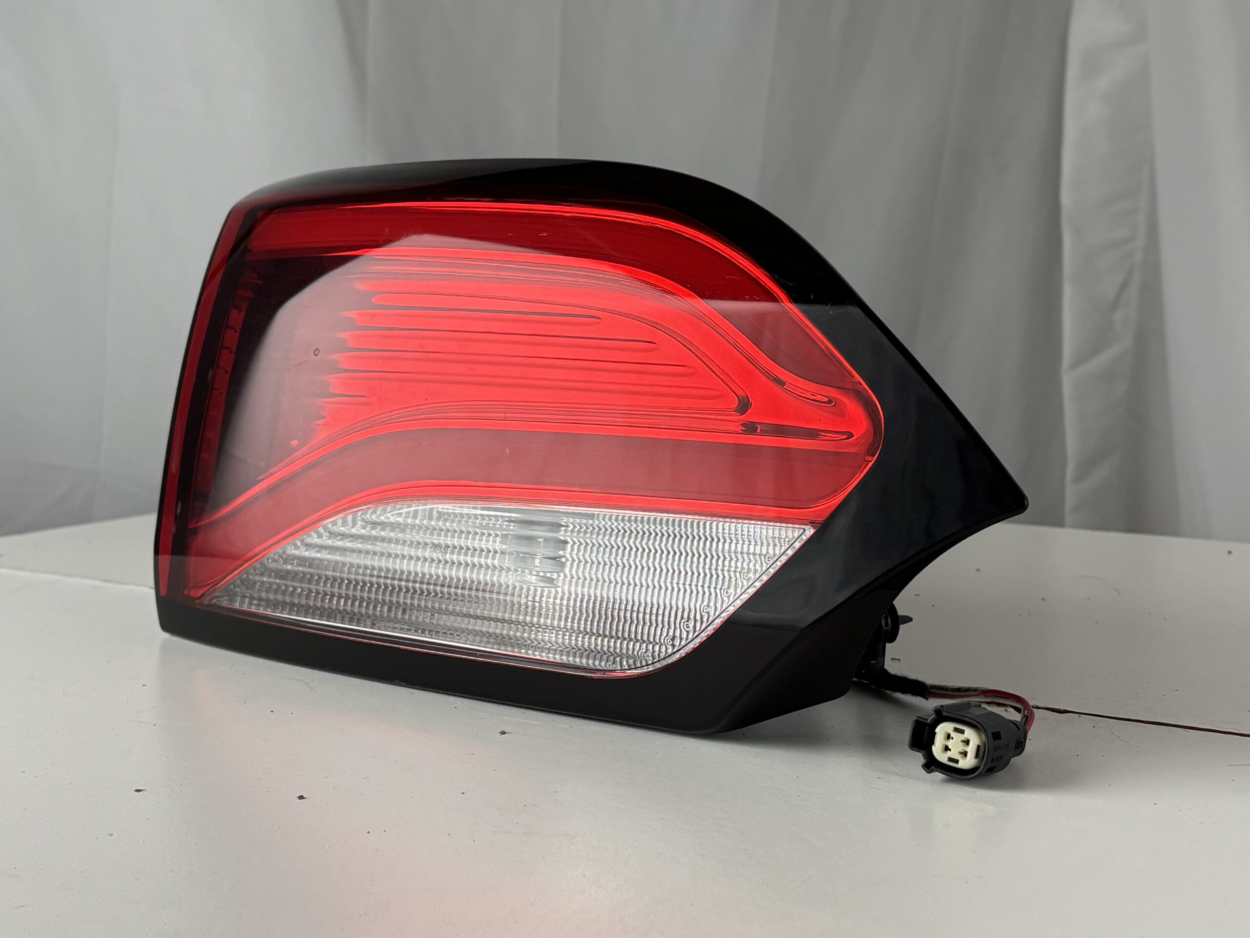 2017-2025 Chrysler Pacifica/Voyager Driver Inner Taillight