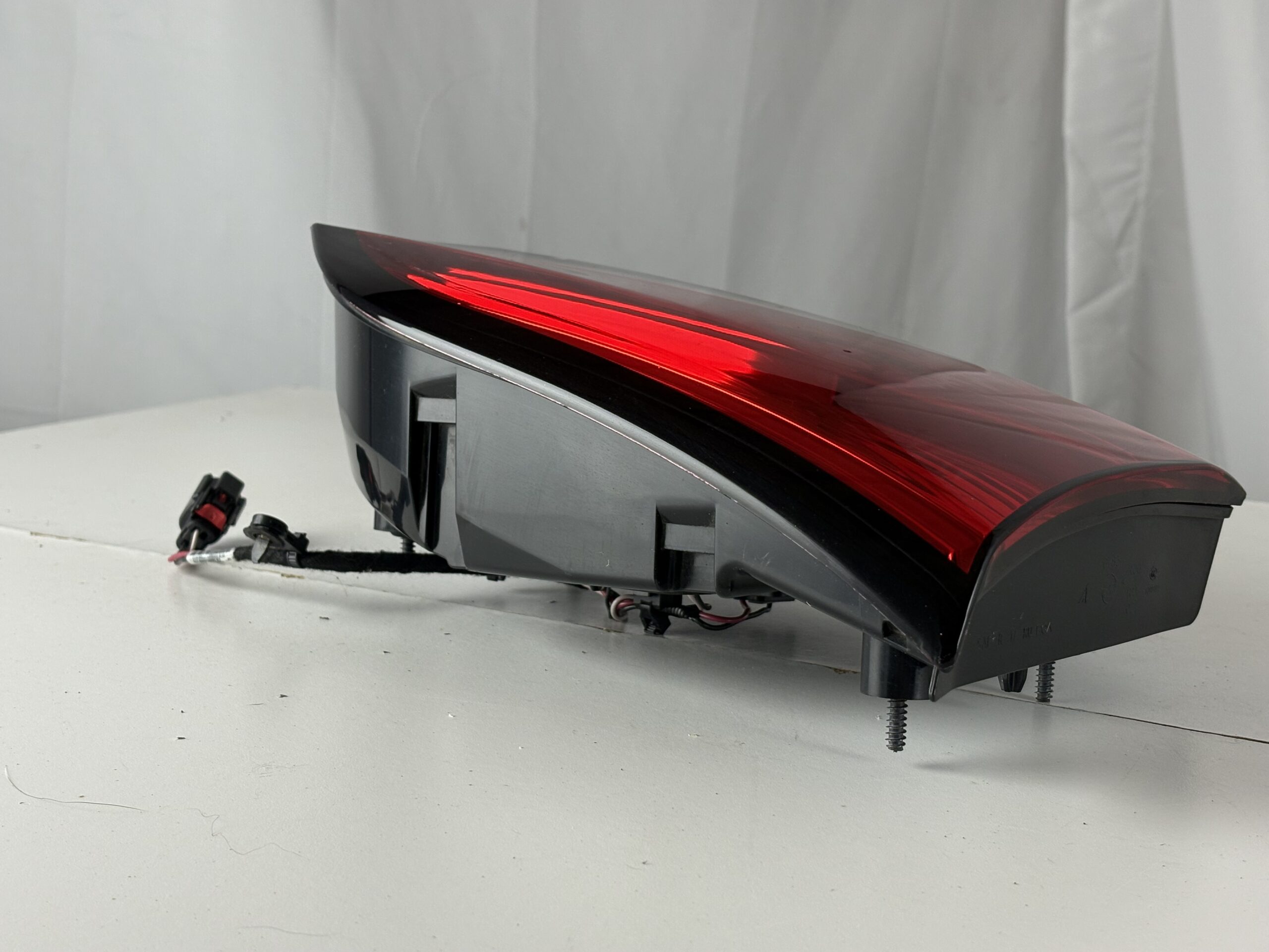 2017-2025 Chrysler Pacifica/Voyager Driver Inner Taillight