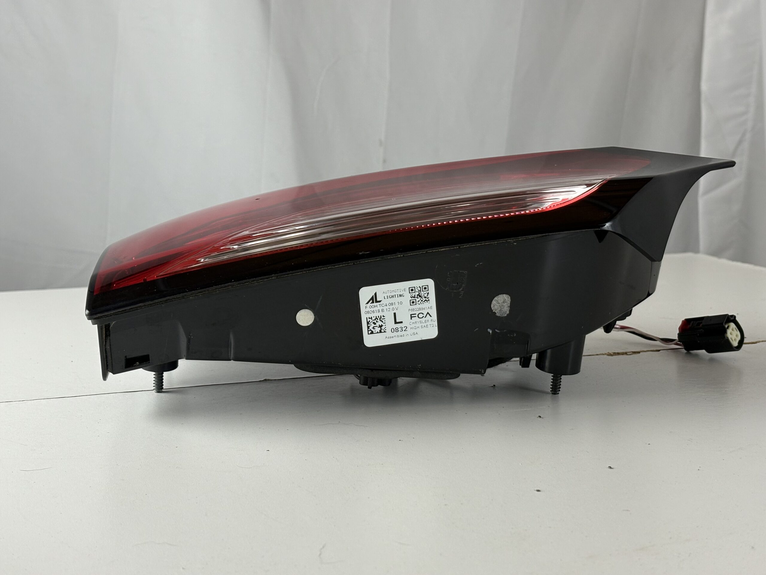 2017-2025 Chrysler Pacifica/Voyager Driver Inner Taillight