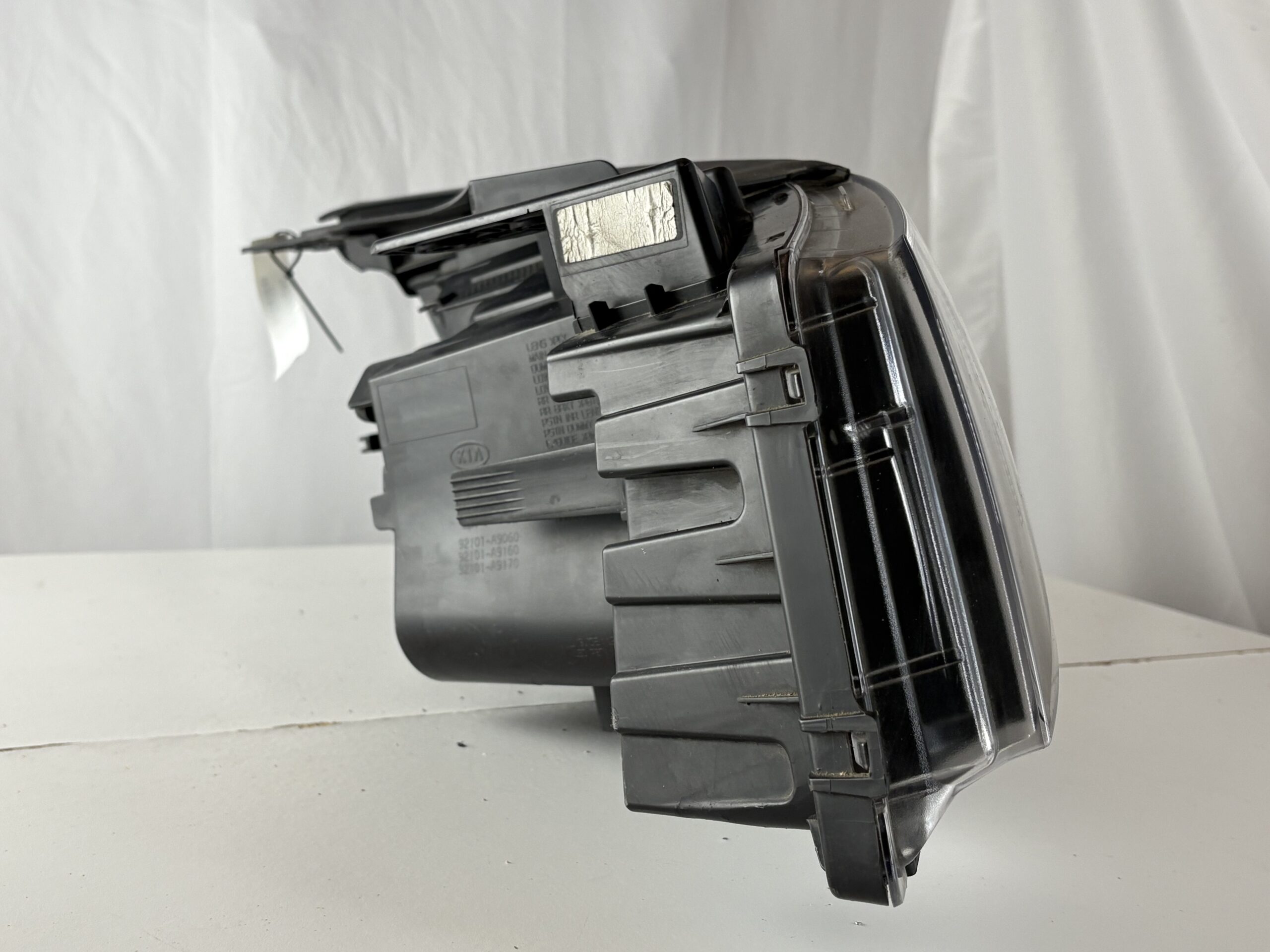 2015-2018 Kia Sedona Driver Headlight