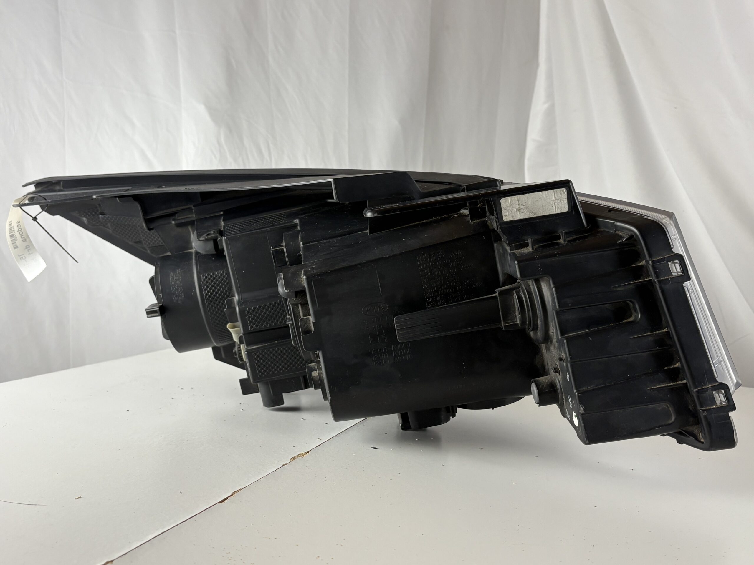2015-2018 Kia Sedona Driver Headlight