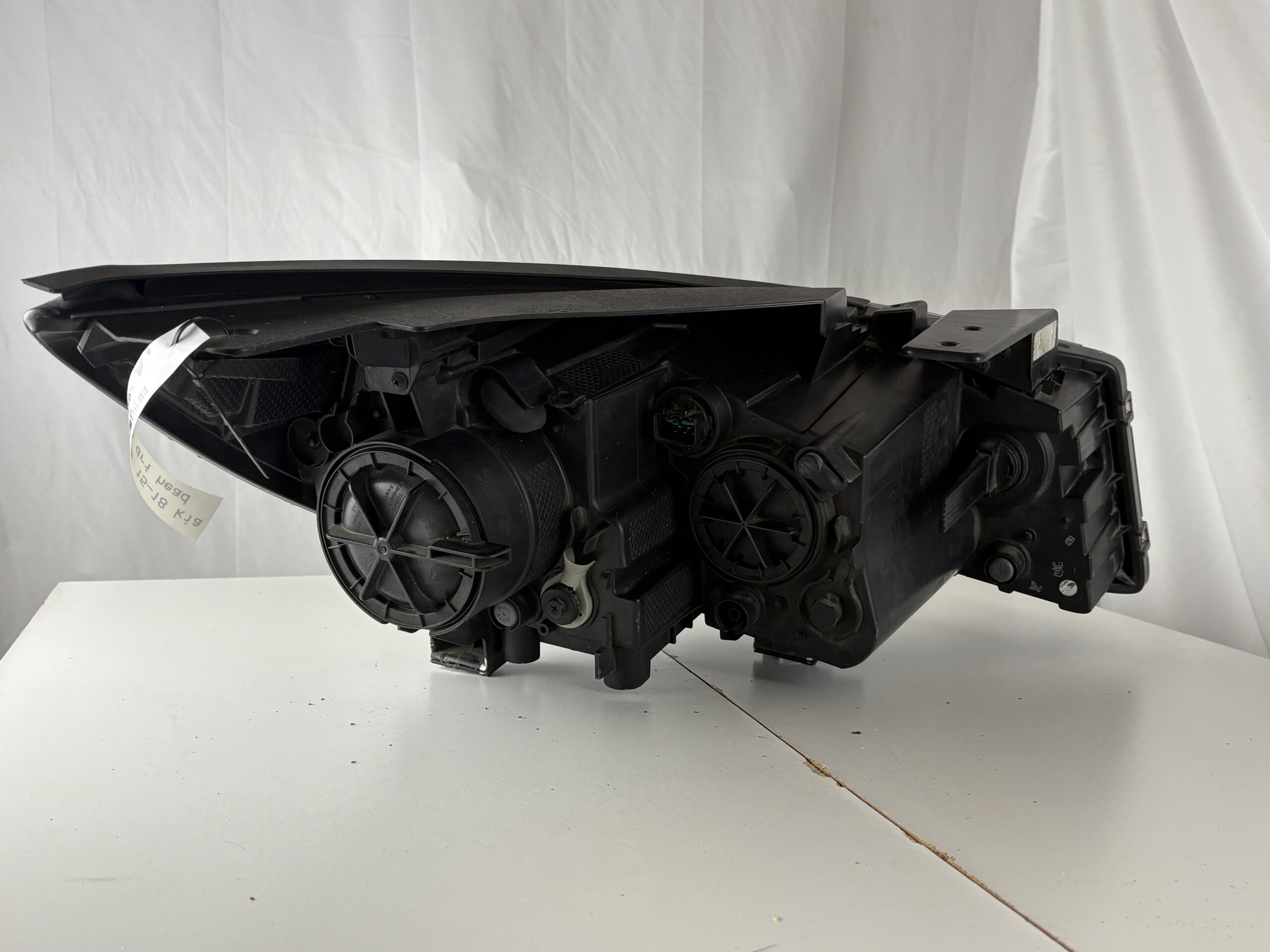 2015-2018 Kia Sedona Driver Headlight