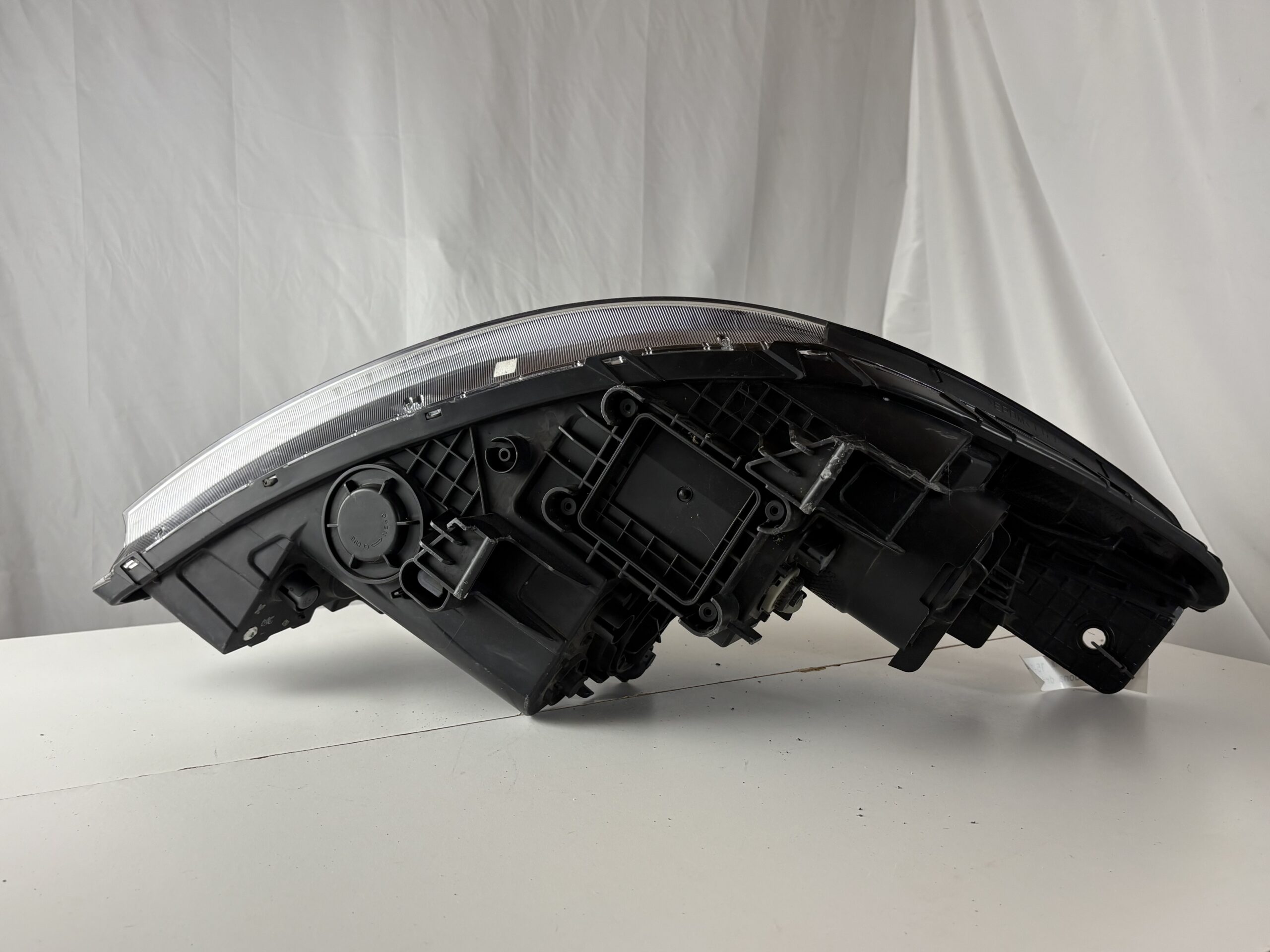 2015-2018 Kia Sedona Driver Headlight