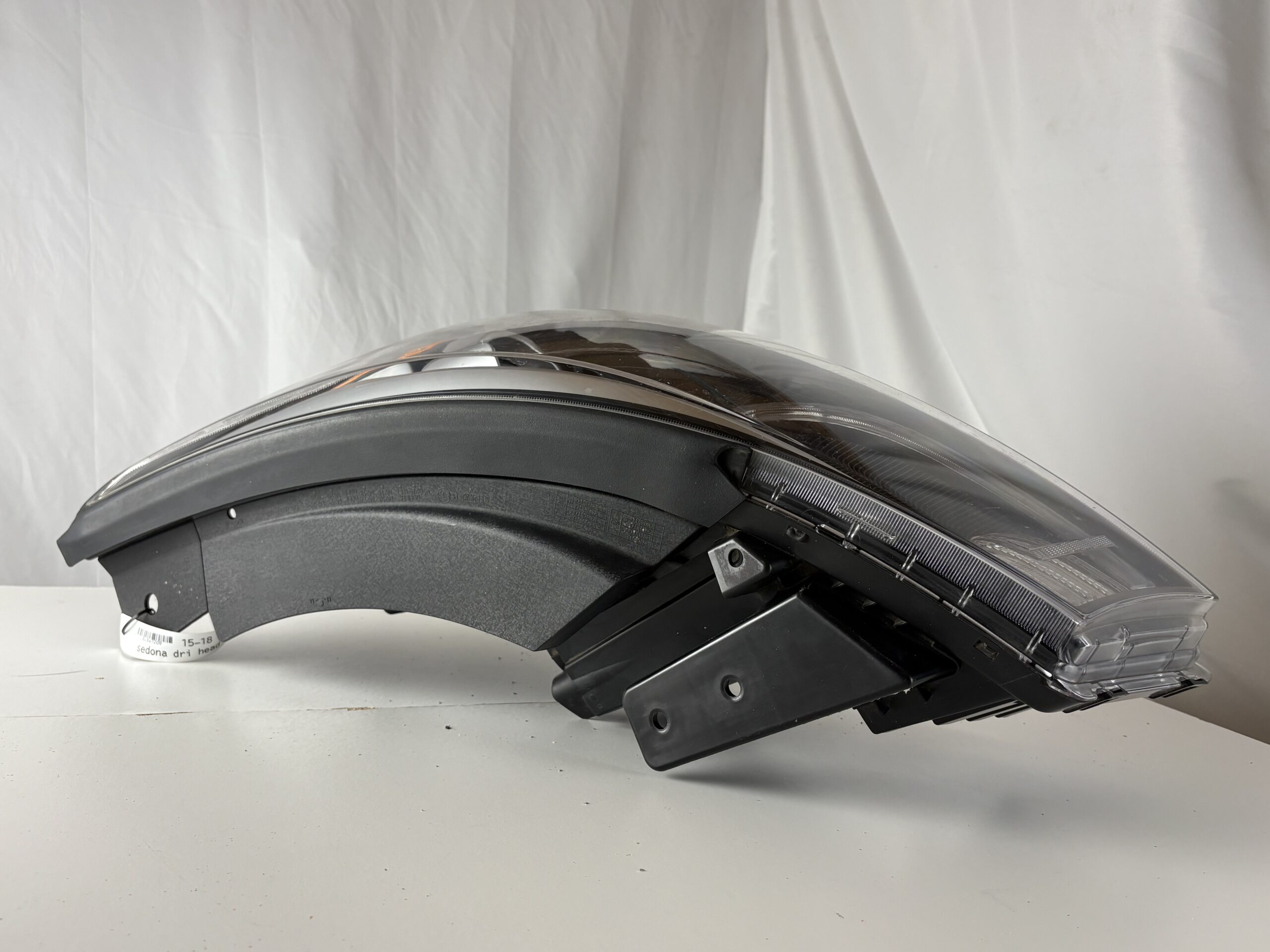 2015-2018 Kia Sedona Driver Headlight