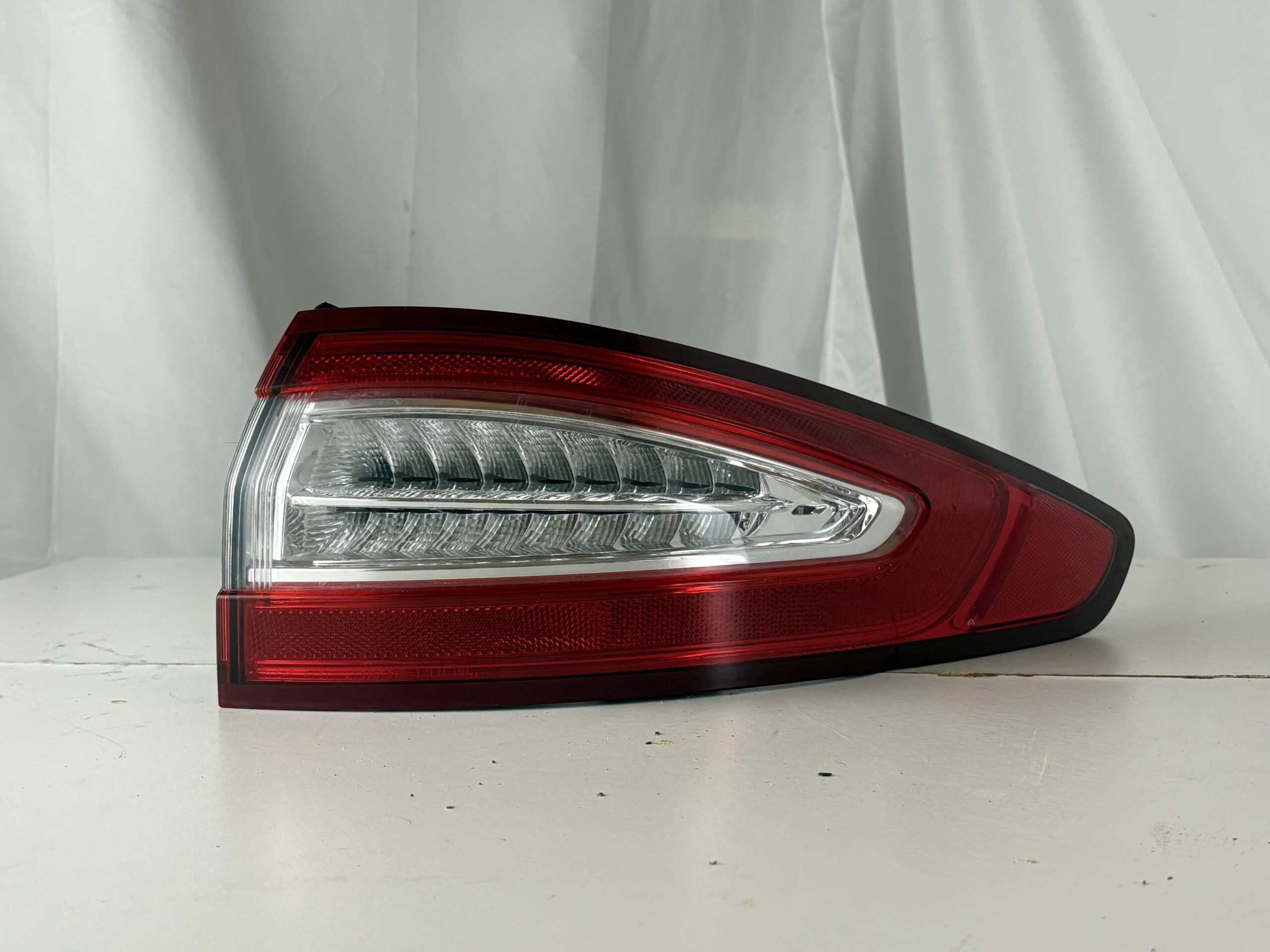 2013-2016 Ford Fusion Passenger Taillight