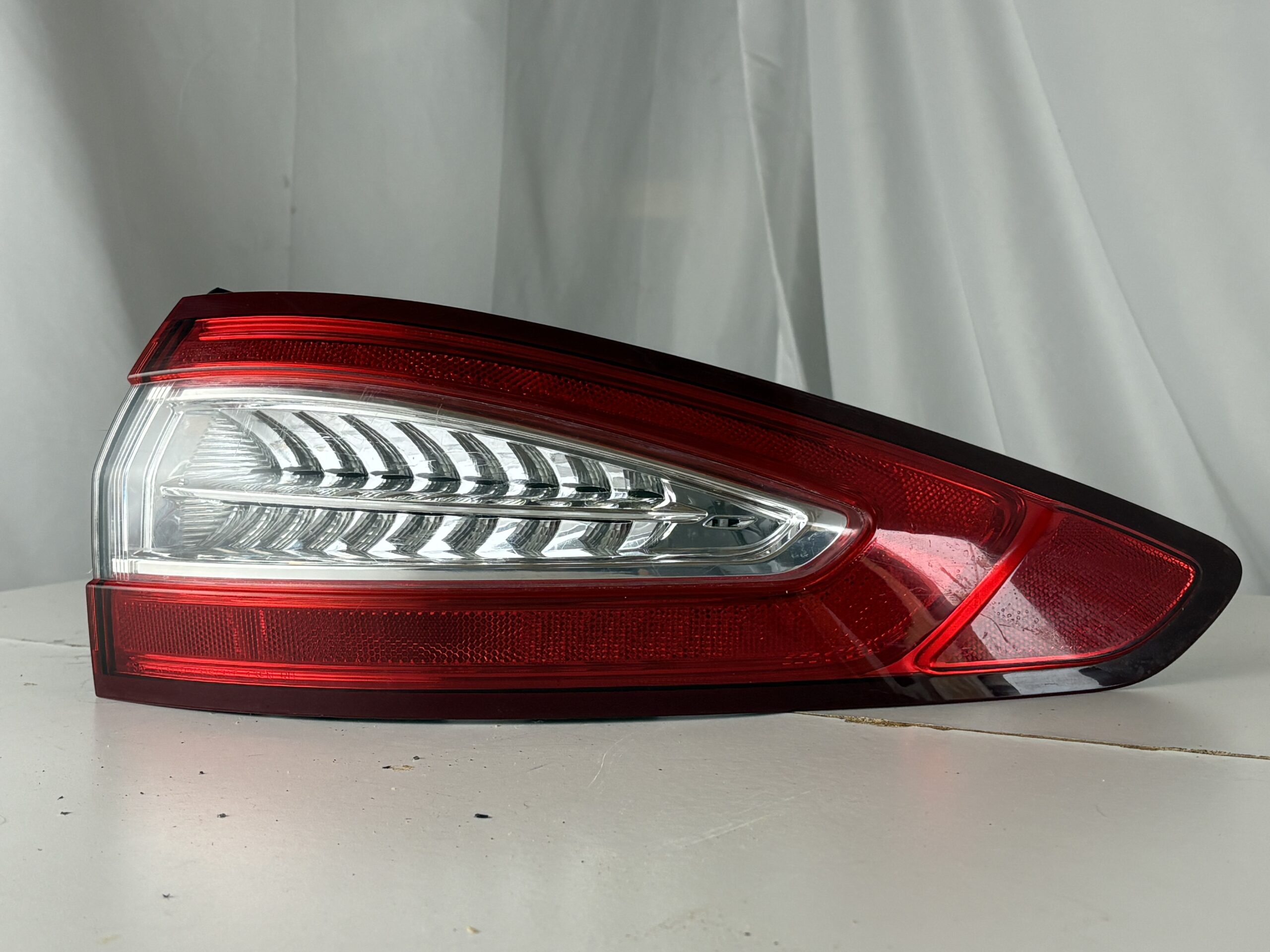 2013-2016 Ford Fusion Passenger Taillight