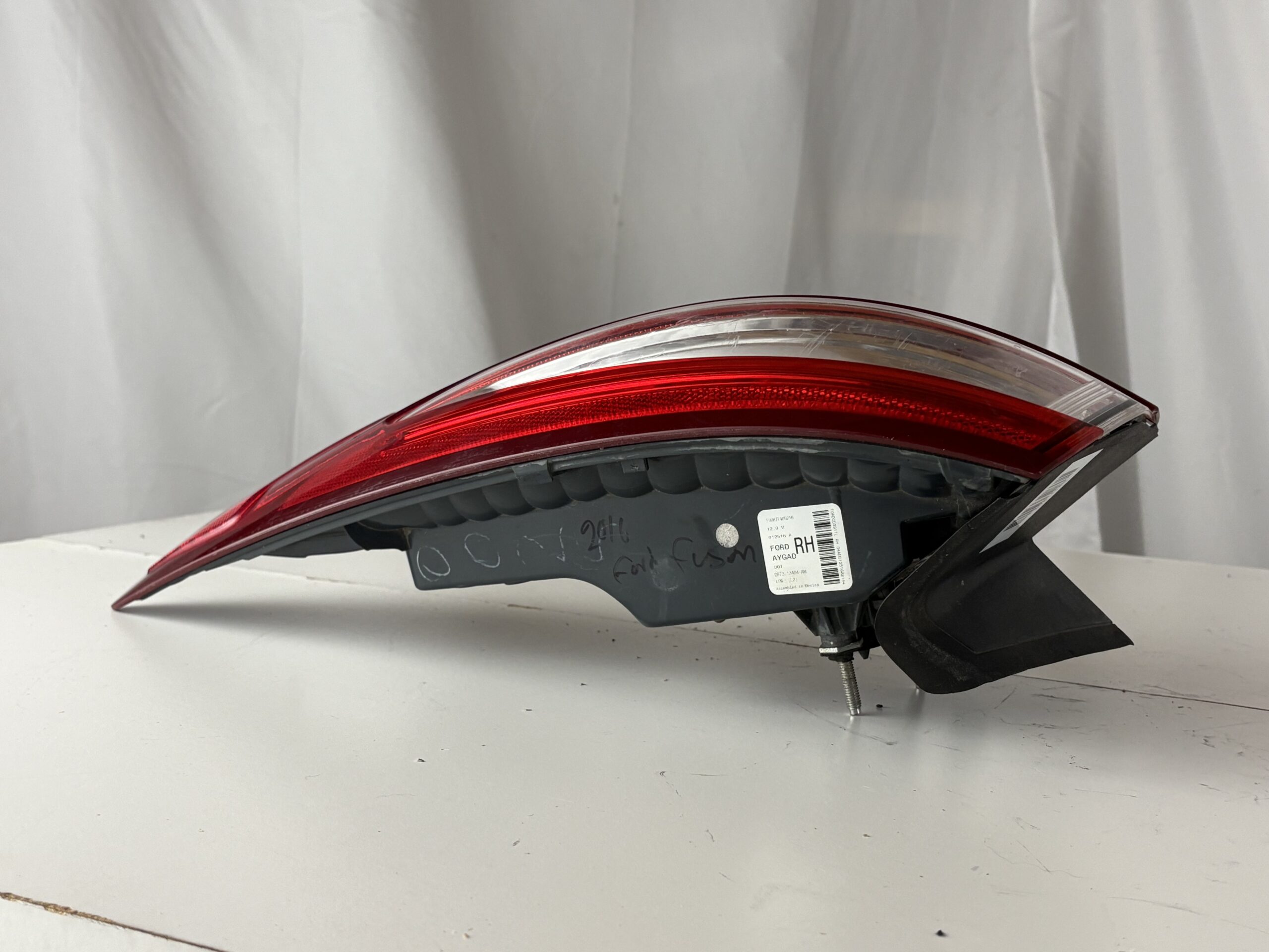 2013-2016 Ford Fusion Passenger Taillight