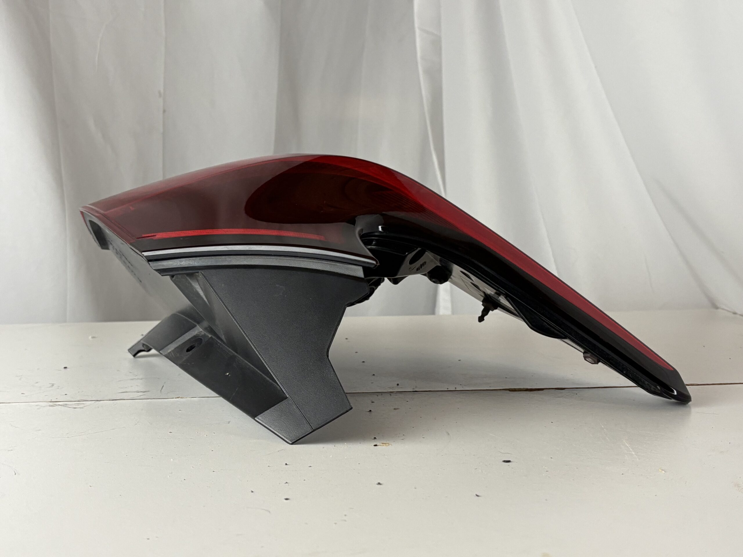 2021-2024 Nissan Kicks Driver Taillight