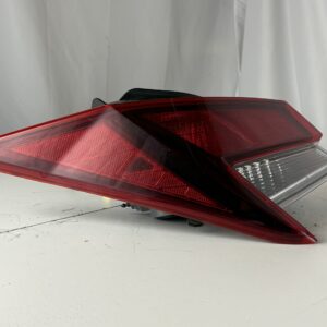 2021-2025 Hyundai Elantra Driver Taillight - Image 2