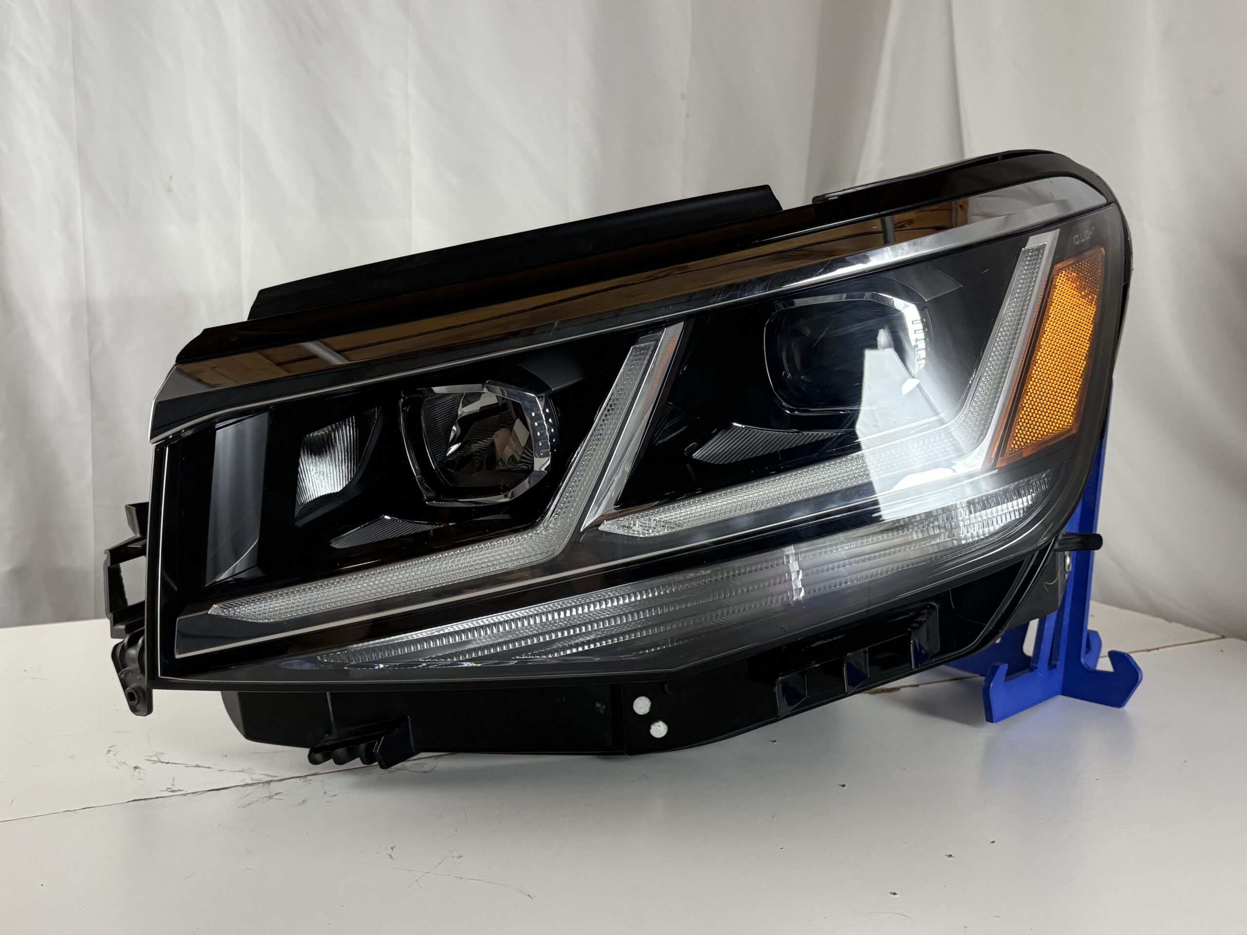 2020-2023 Volkswagen Atlas Cross Sport Driver Headlight