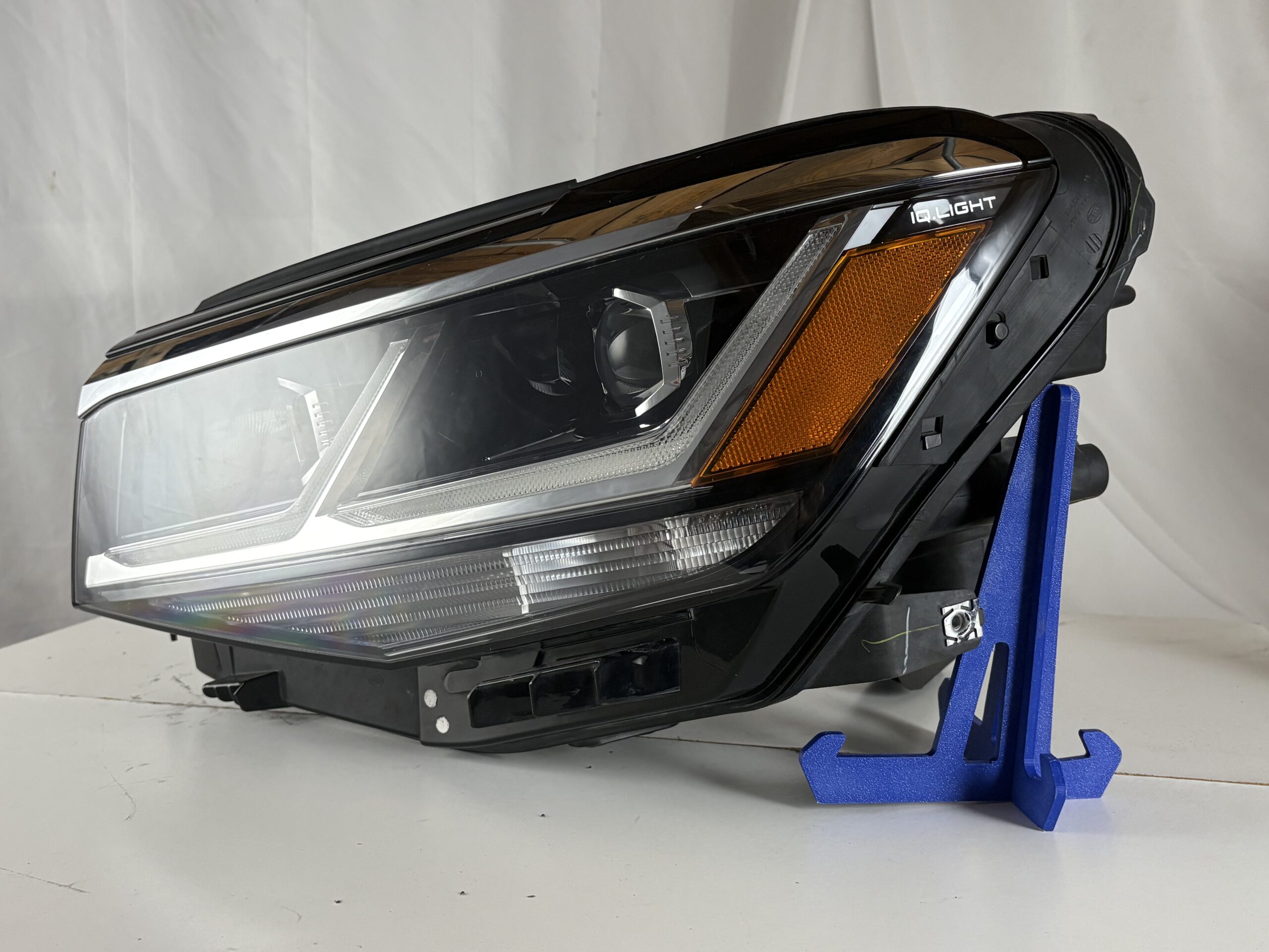 2020-2023 Volkswagen Atlas Cross Sport Driver Headlight
