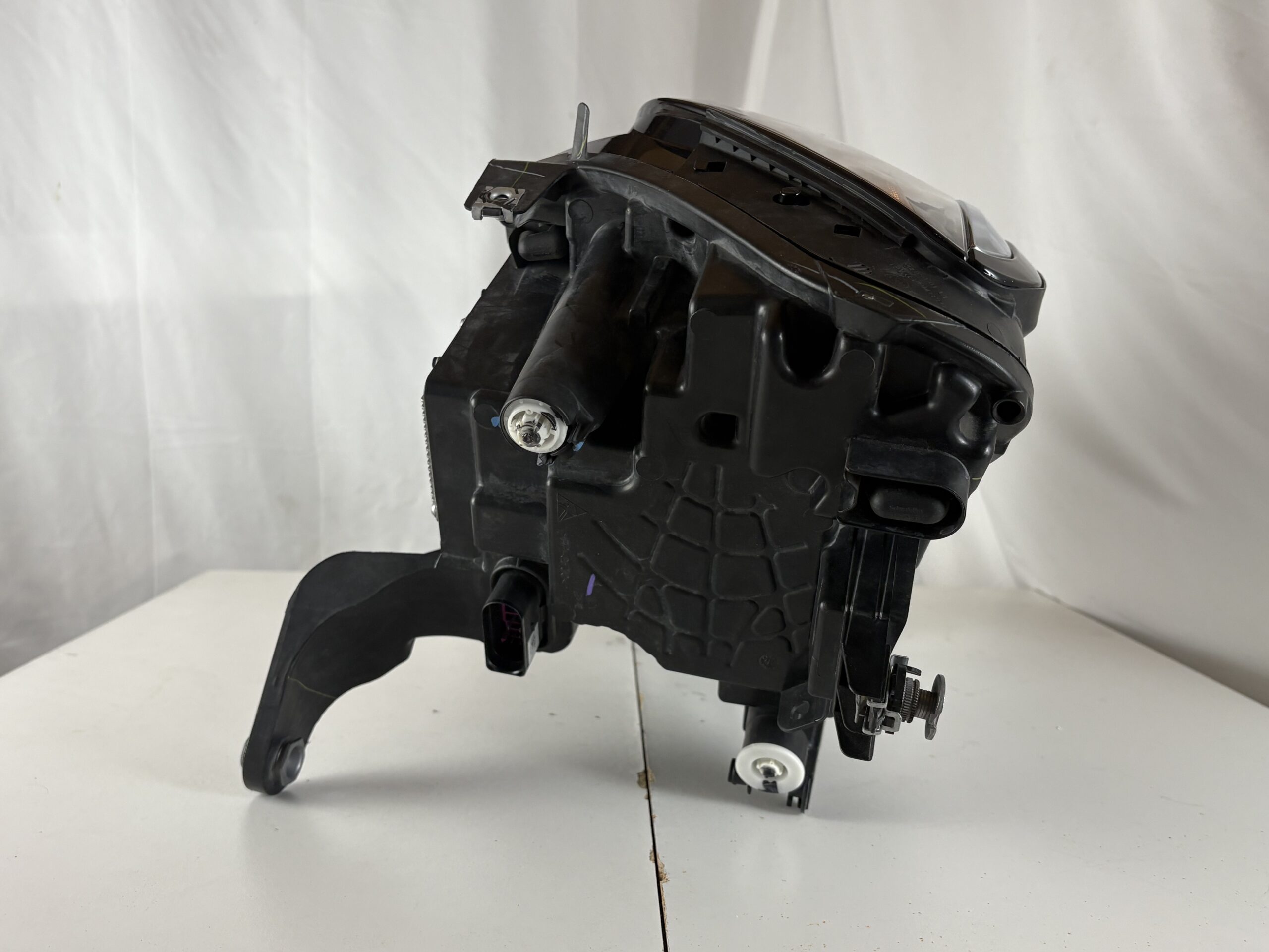 2020-2023 Volkswagen Atlas Cross Sport Driver Headlight