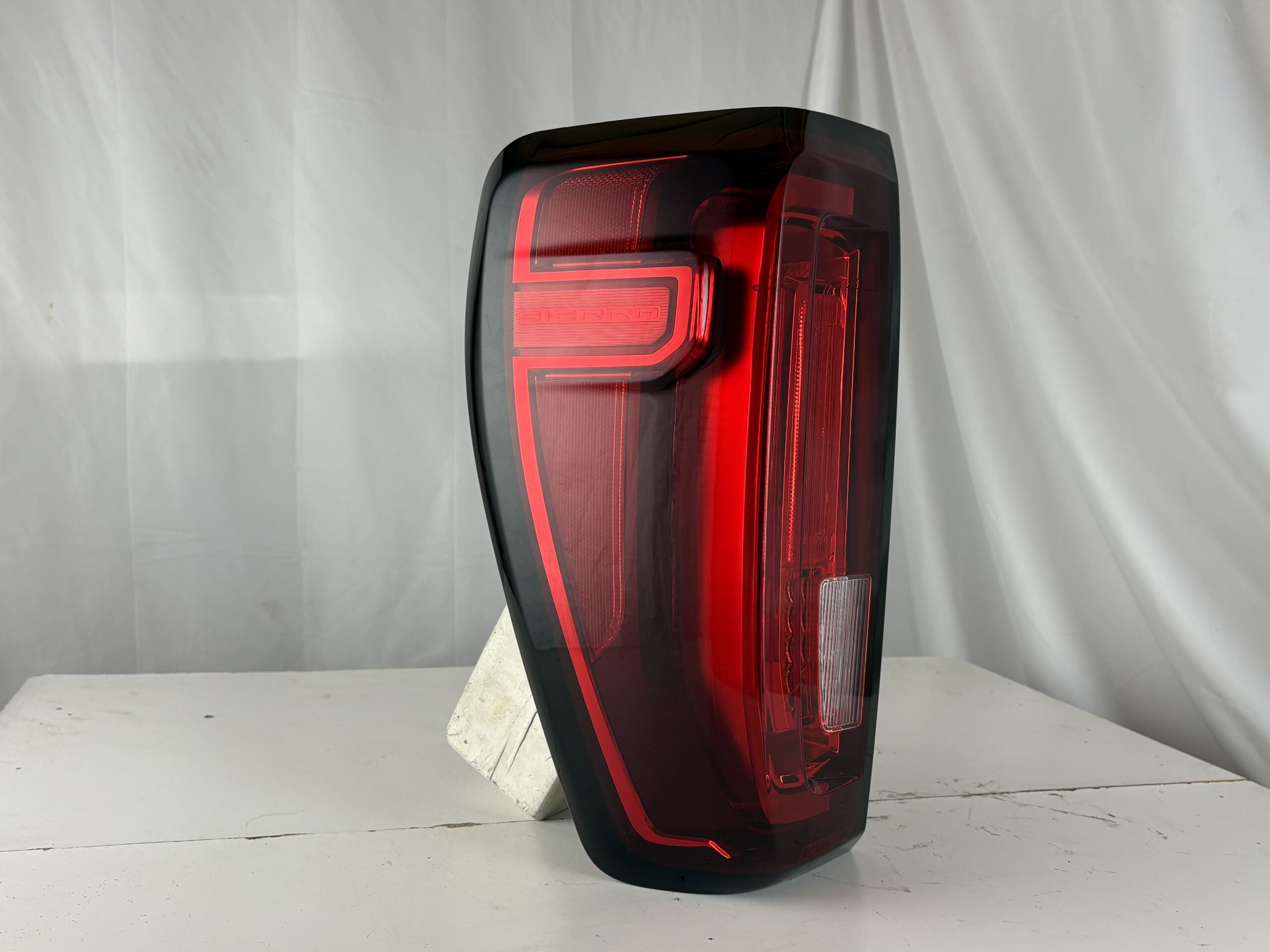 2019-2025 GMC Sierra 1500 Driver Taillight