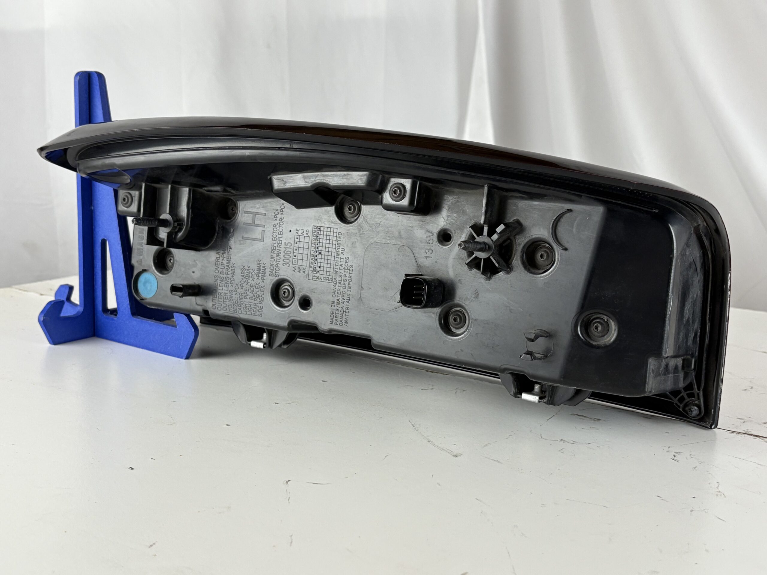 2019-2025 GMC Sierra 1500 Driver Taillight