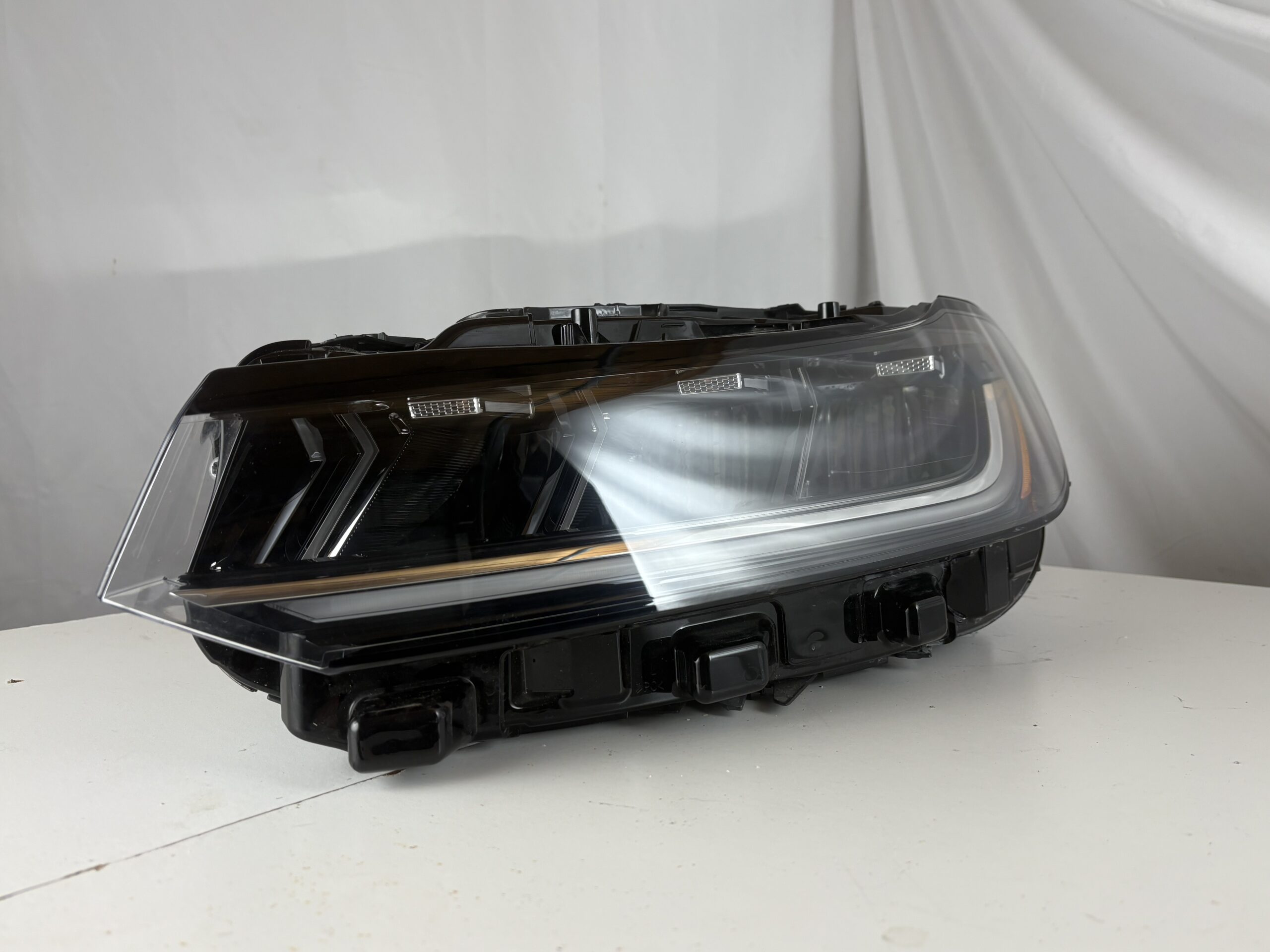 2025-2026 Volkswagen Jetta Driver Headlight
