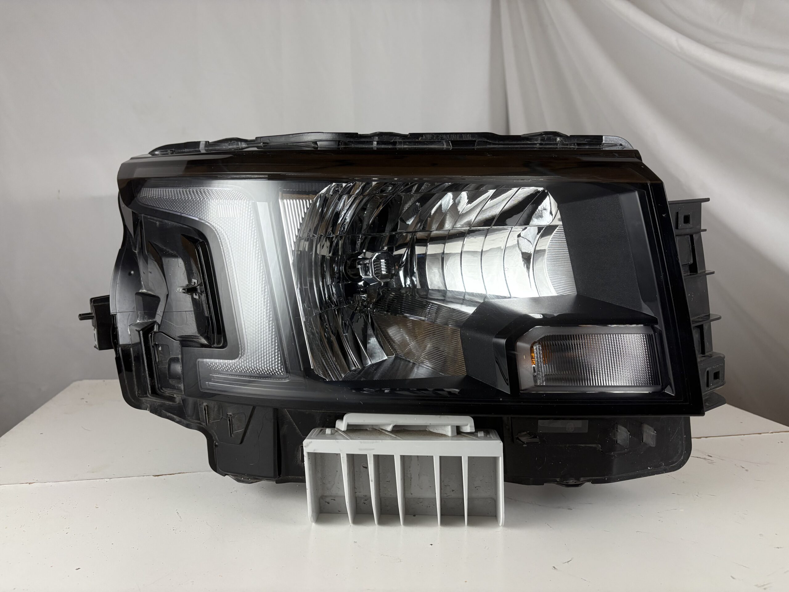 2022-2025 Nissan Frontier Passenger Headlight