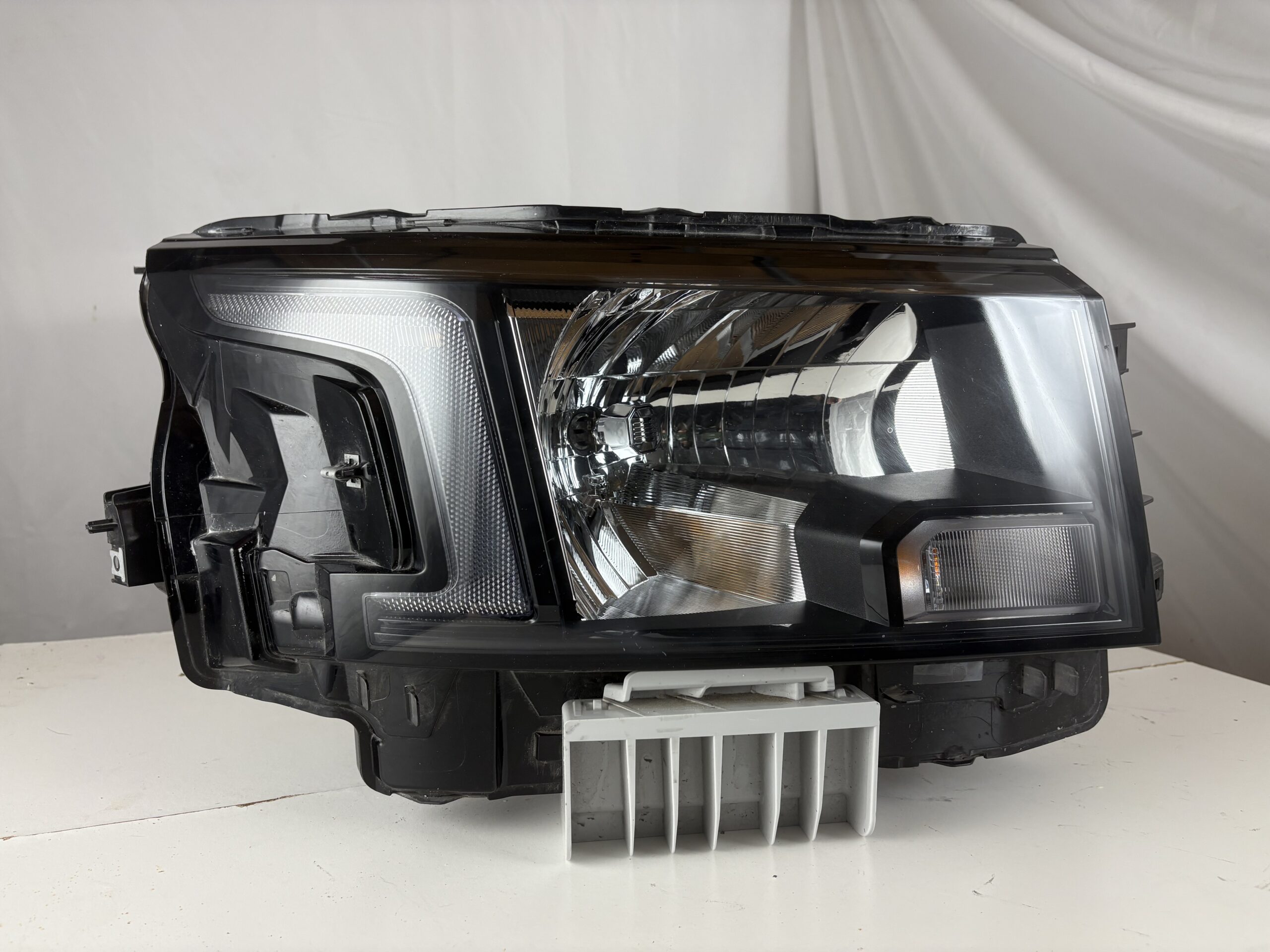 2022-2025 Nissan Frontier Passenger Headlight